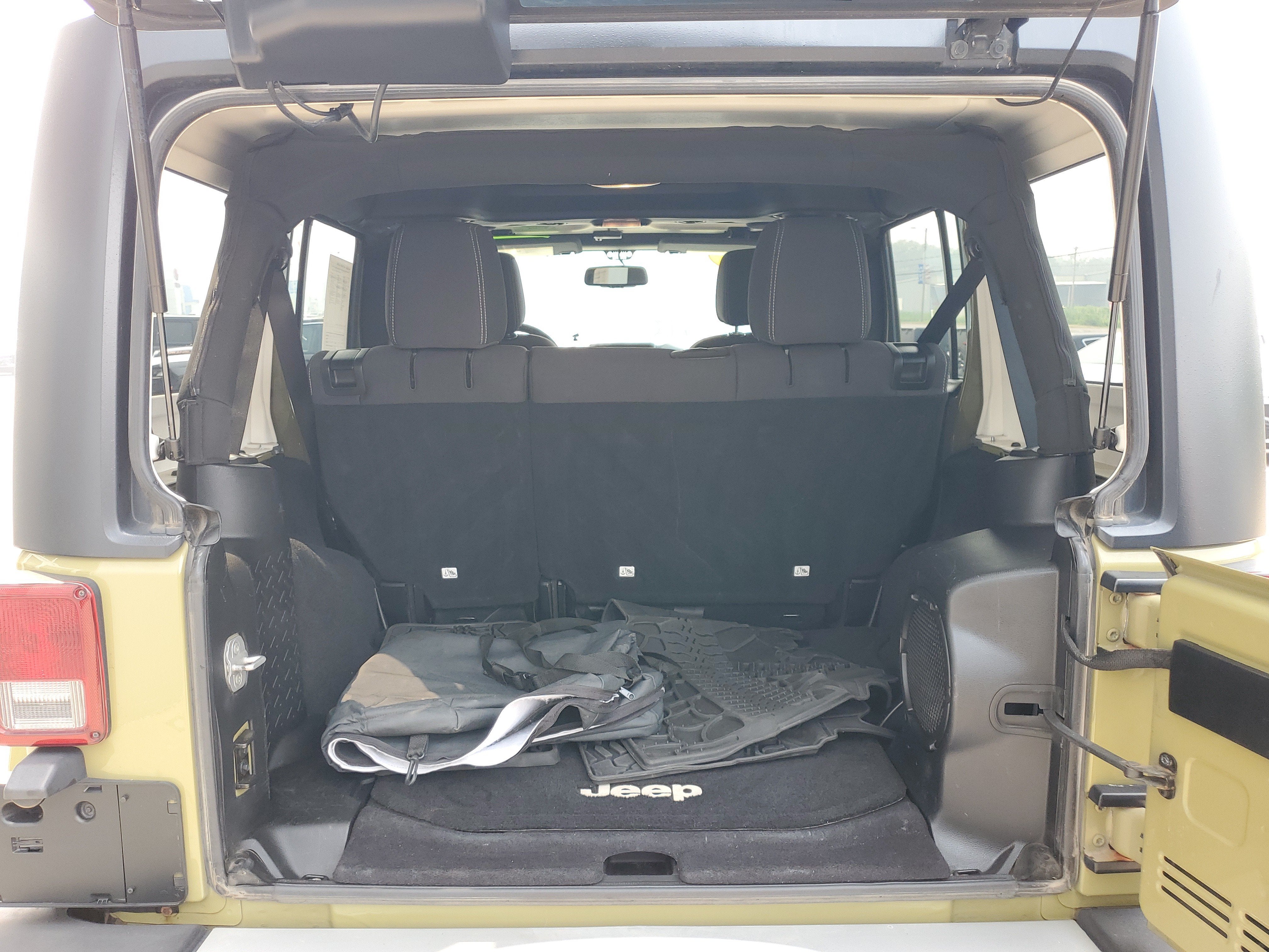 2013 Jeep Wrangler Unlimited Sahara