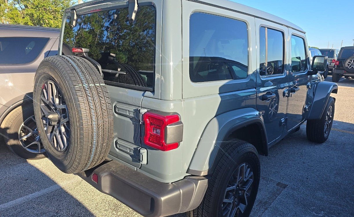 2026 Jeep Wrangler 4-Door Sahara 4x4