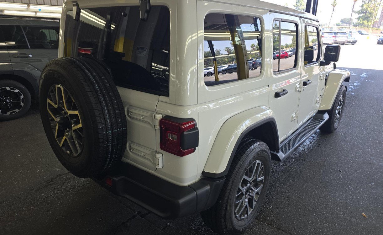 2024 Jeep Wrangler 4-Door Sahara 4x4