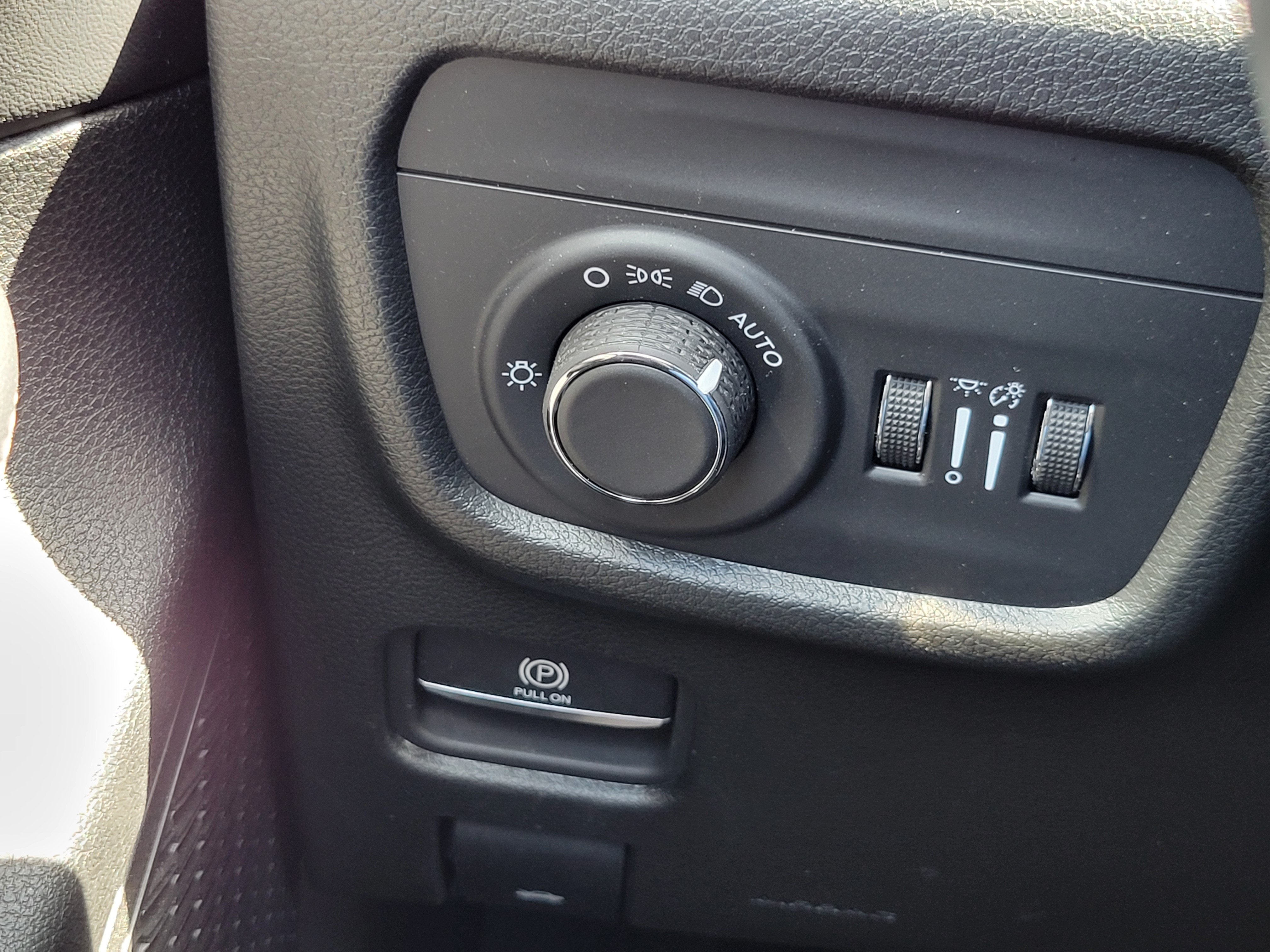 2025 Jeep Grand Cherokee Laredo 4x4