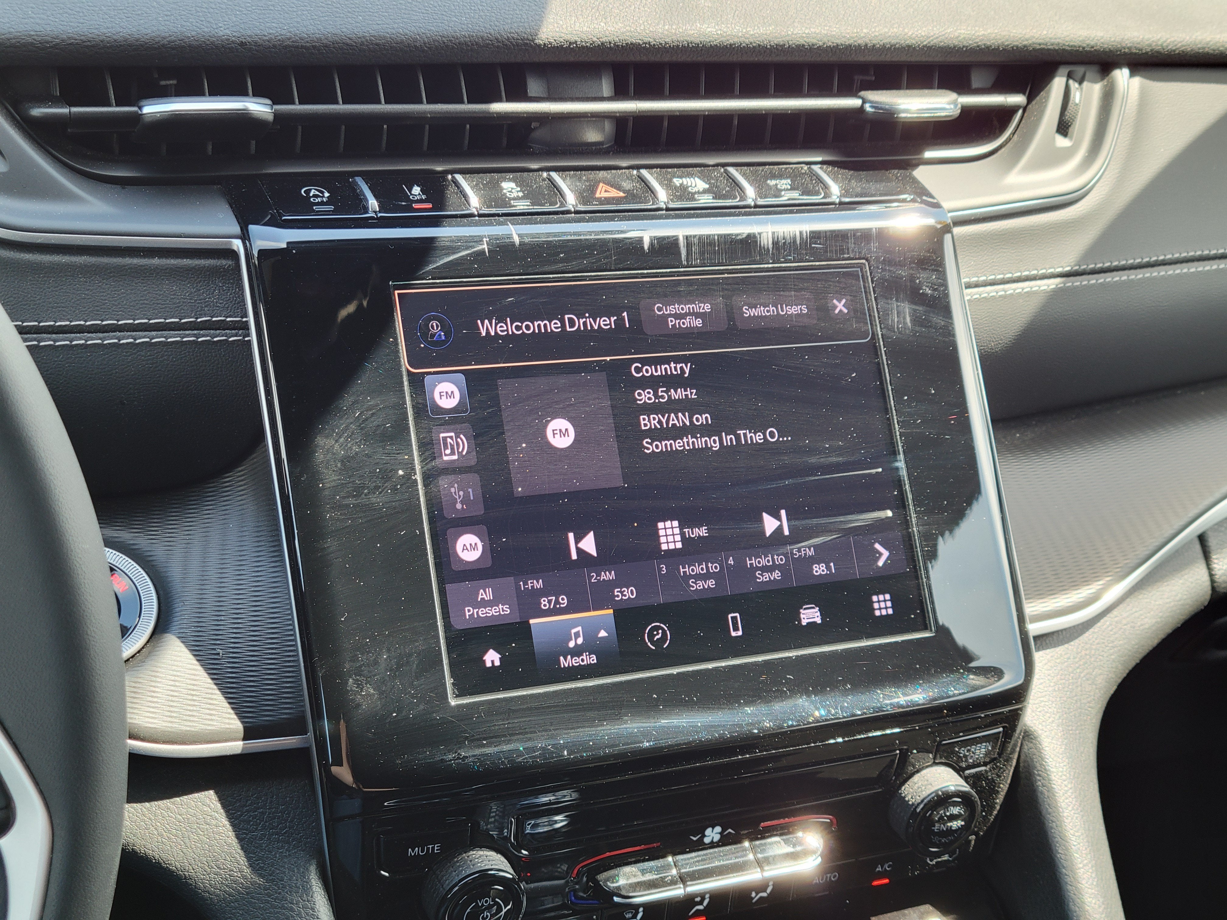 2025 Jeep Grand Cherokee Laredo 4x4