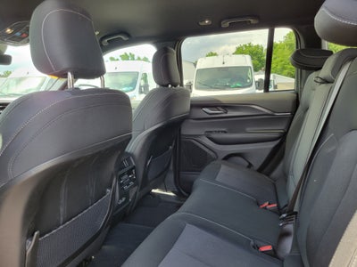 2025 Jeep Grand Cherokee Laredo 4x4