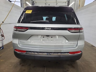 2025 Jeep Grand Cherokee Laredo 4x4