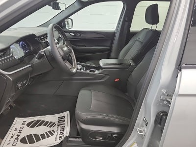 2025 Jeep Grand Cherokee Laredo 4x4