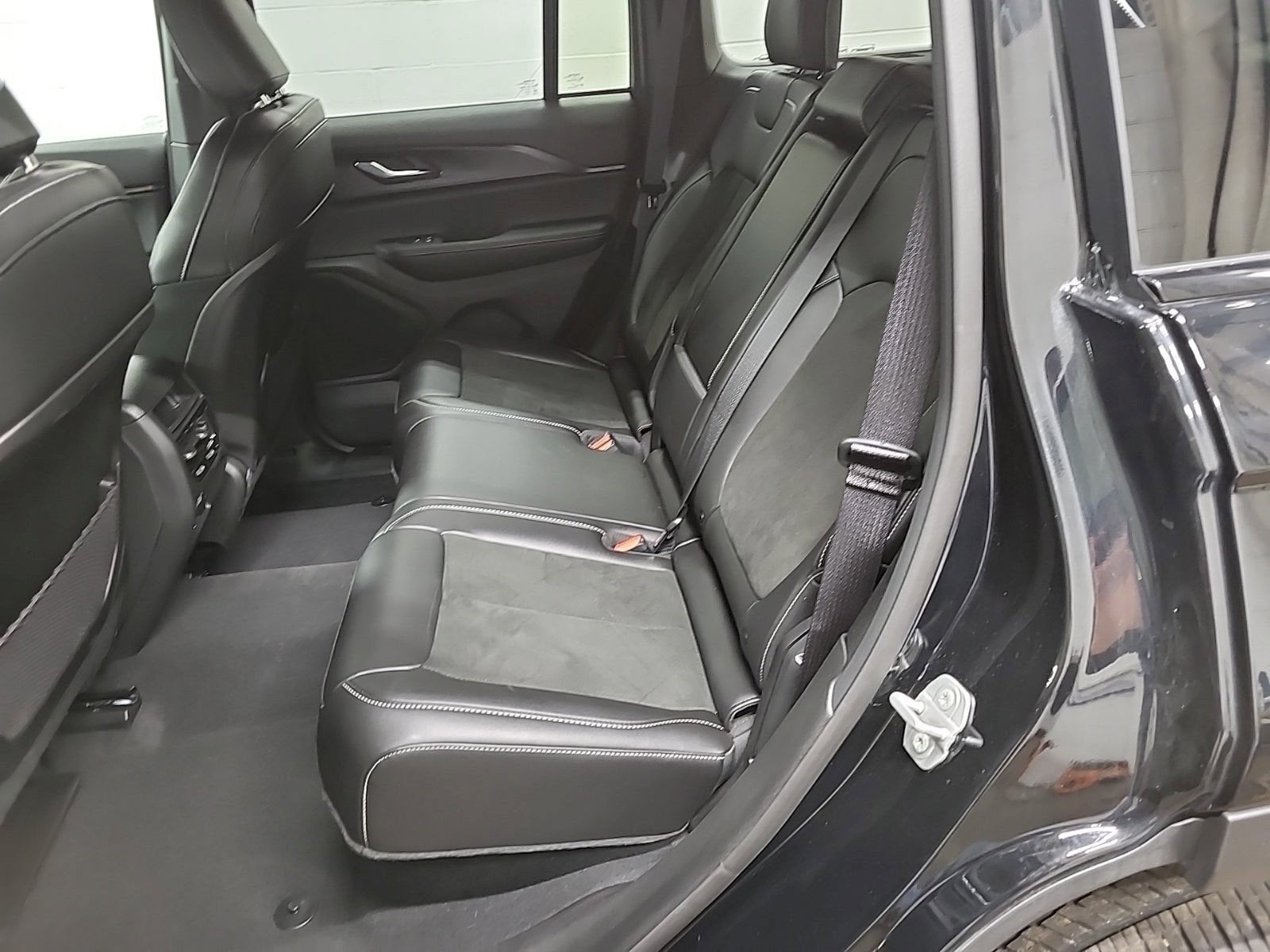 2025 Jeep Grand Cherokee Altitude 4x4