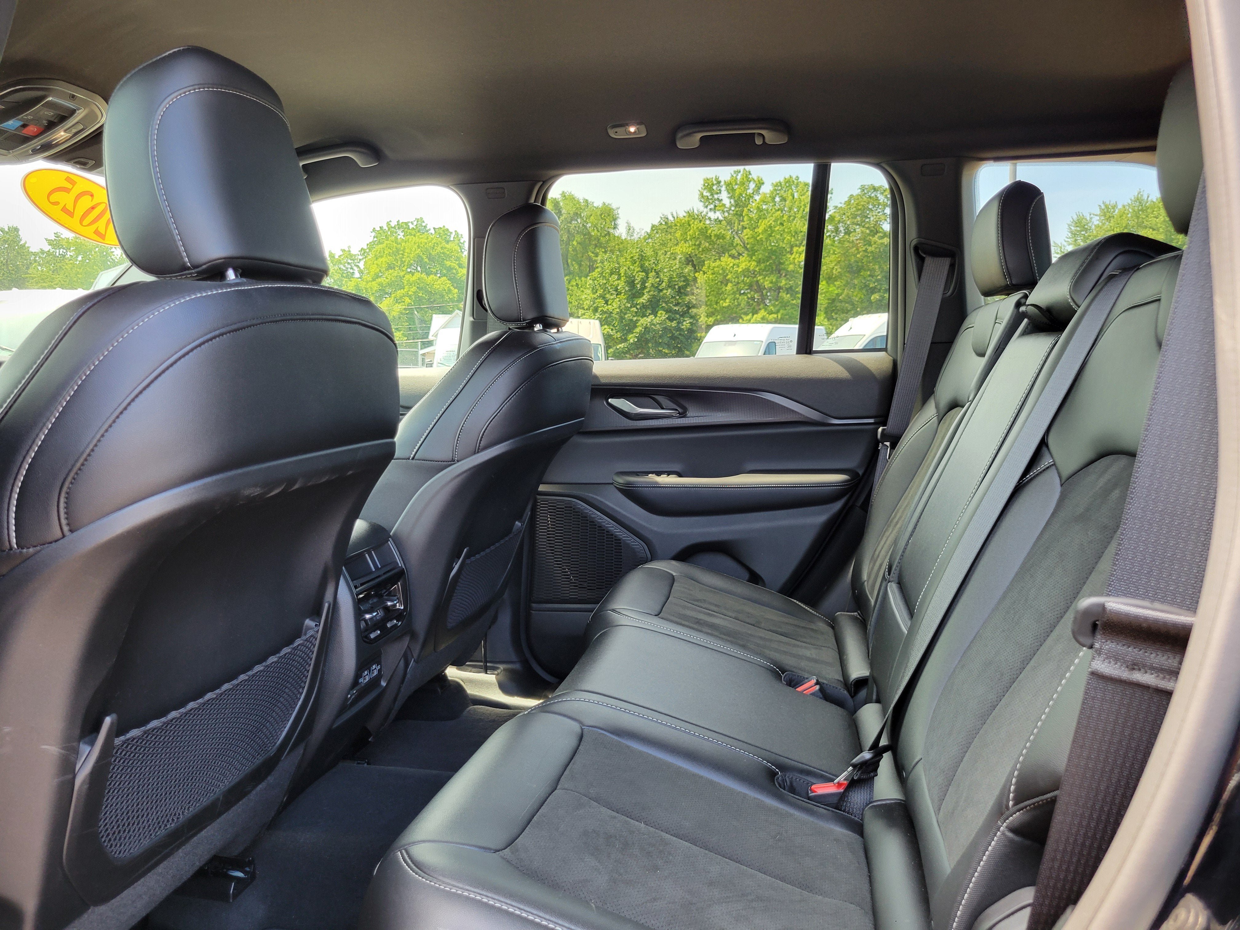 2025 Jeep Grand Cherokee Altitude 4x4