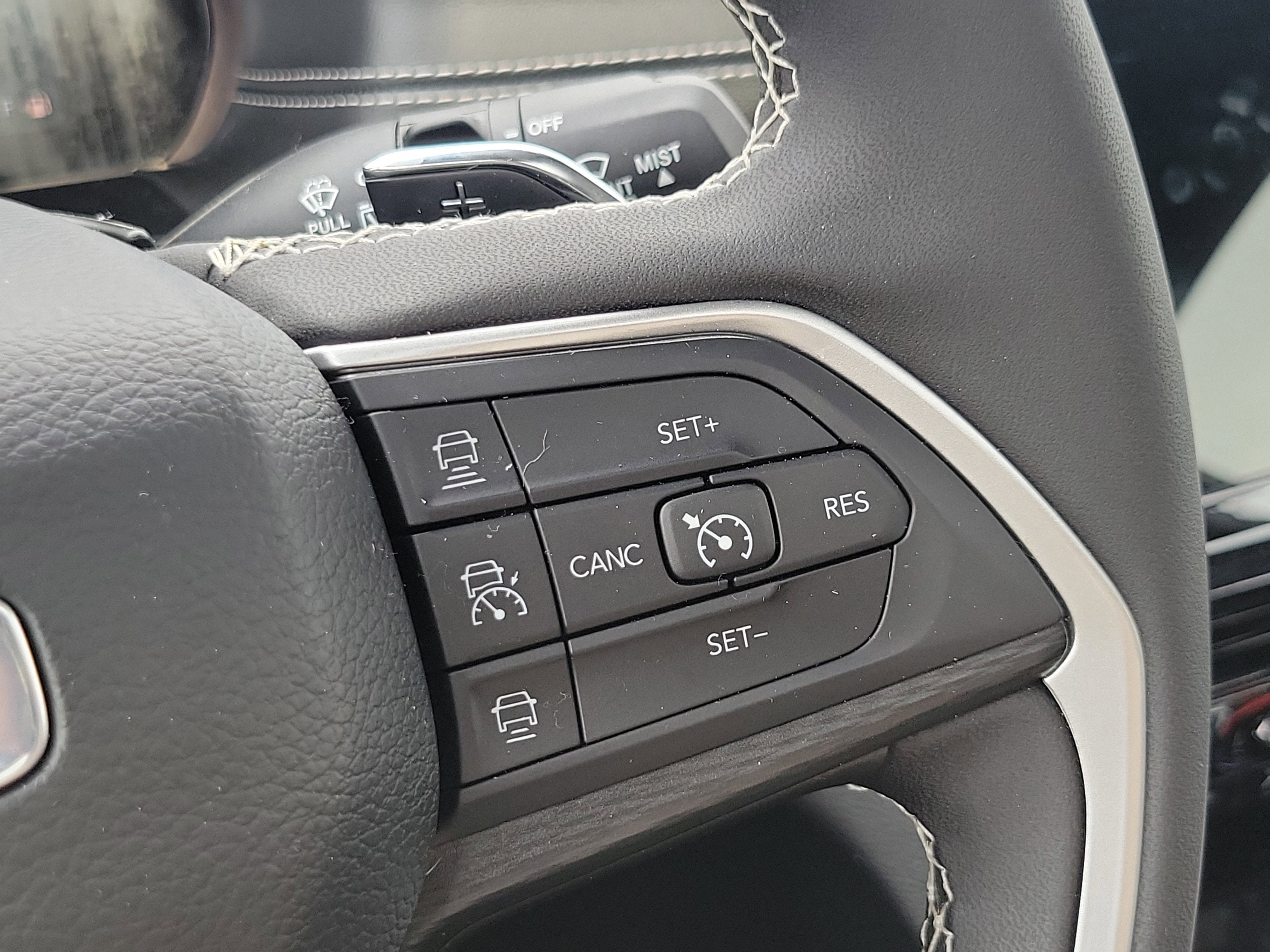 2025 Jeep Grand Cherokee Laredo X 4x4