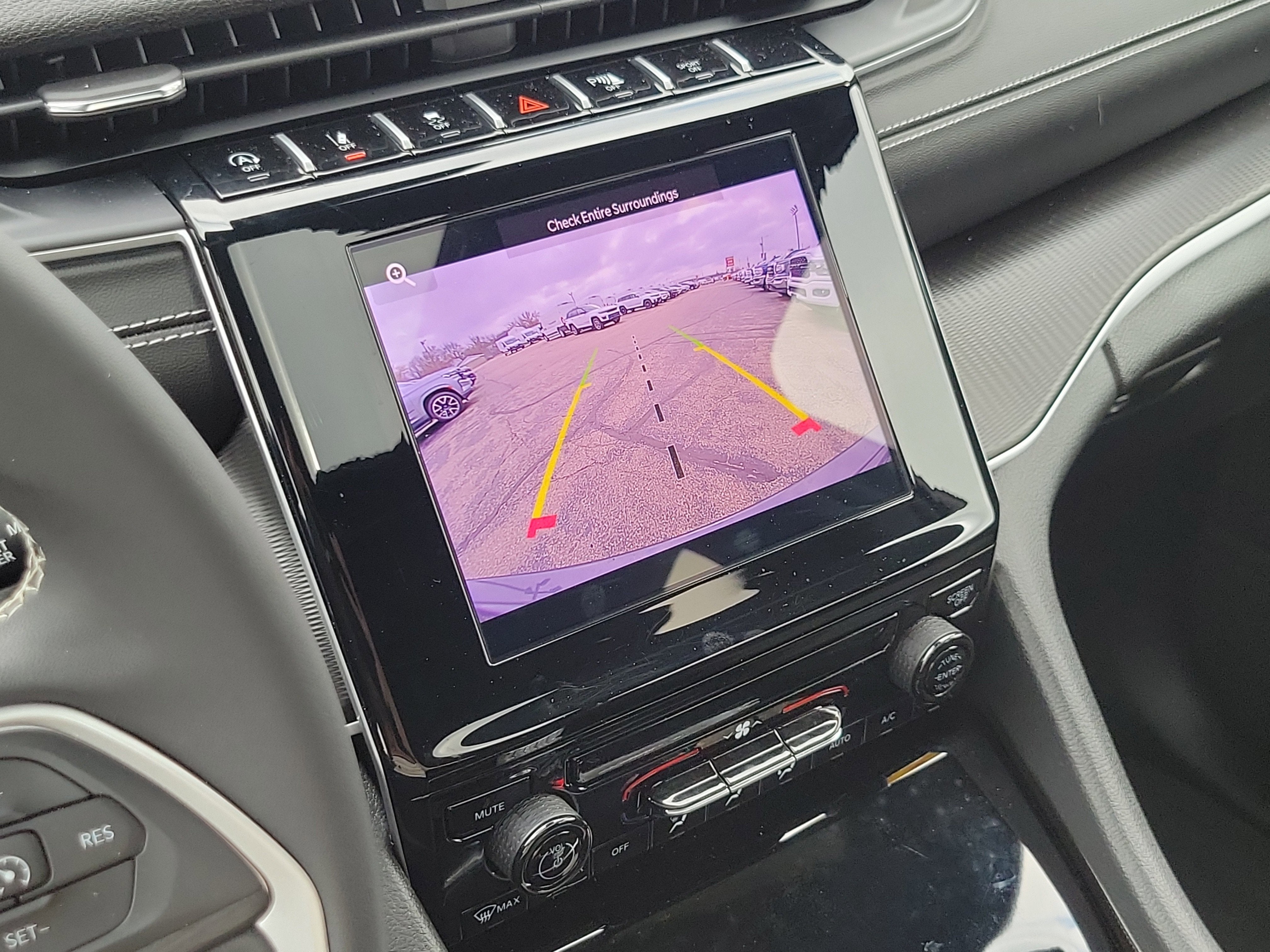 2025 Jeep Grand Cherokee Laredo X 4x4