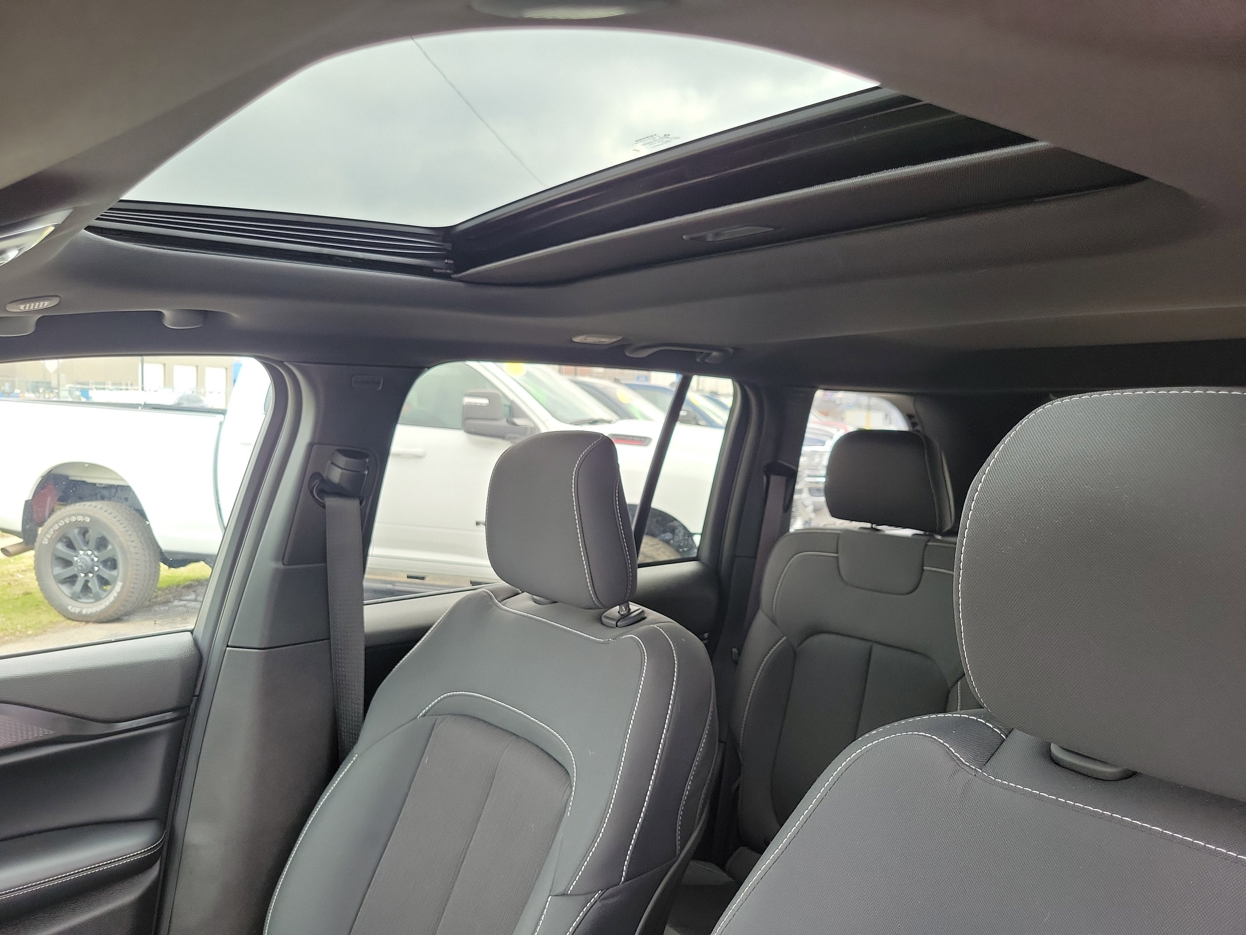2025 Jeep Grand Cherokee Laredo X 4x4