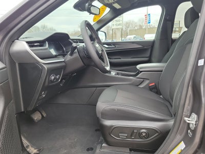 2025 Jeep Grand Cherokee Laredo X 4x4