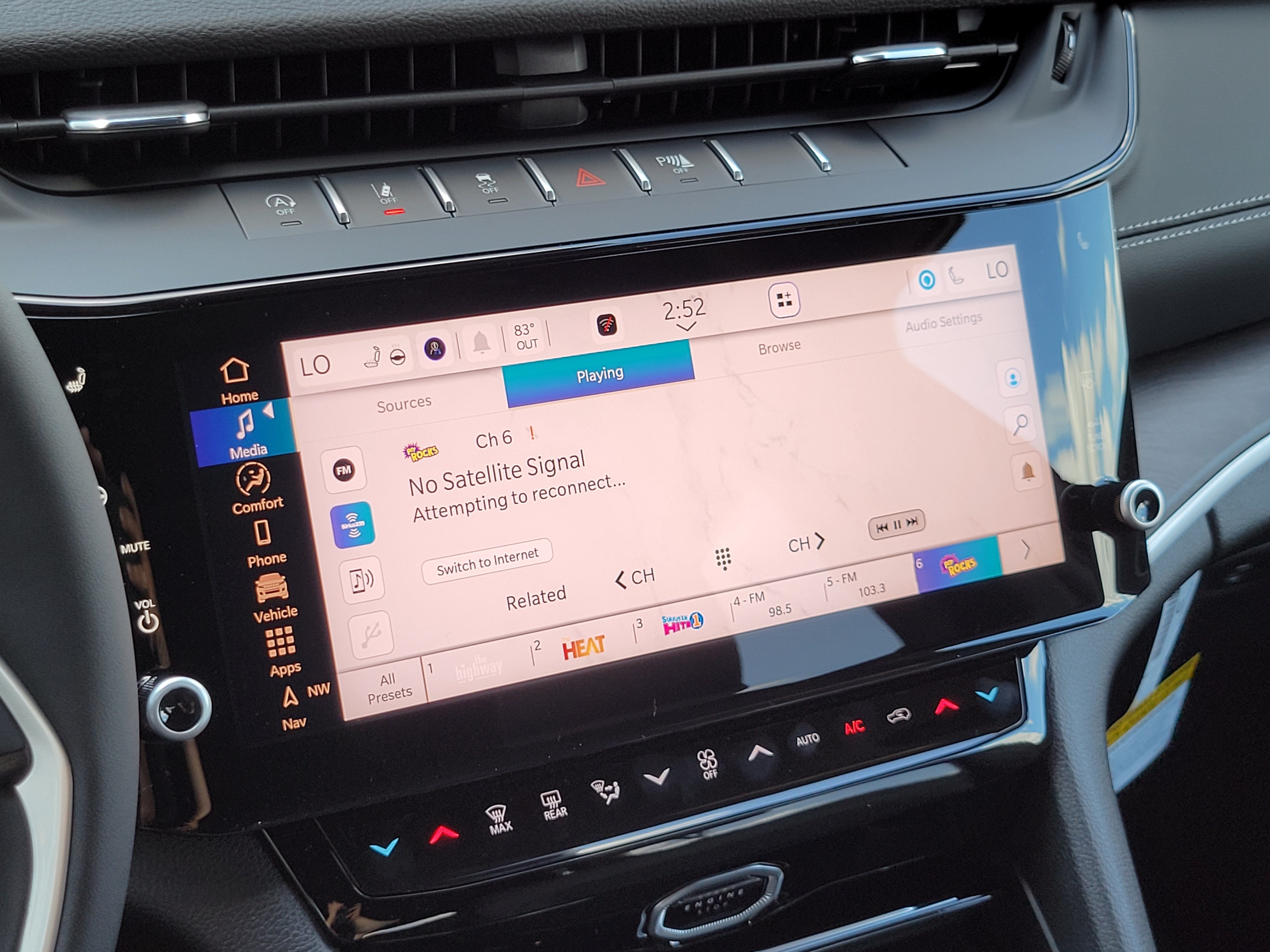 2027 Jeep Grand Cherokee Laredo Altitude