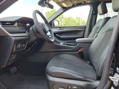 2027 Jeep Grand Cherokee Laredo Altitude
