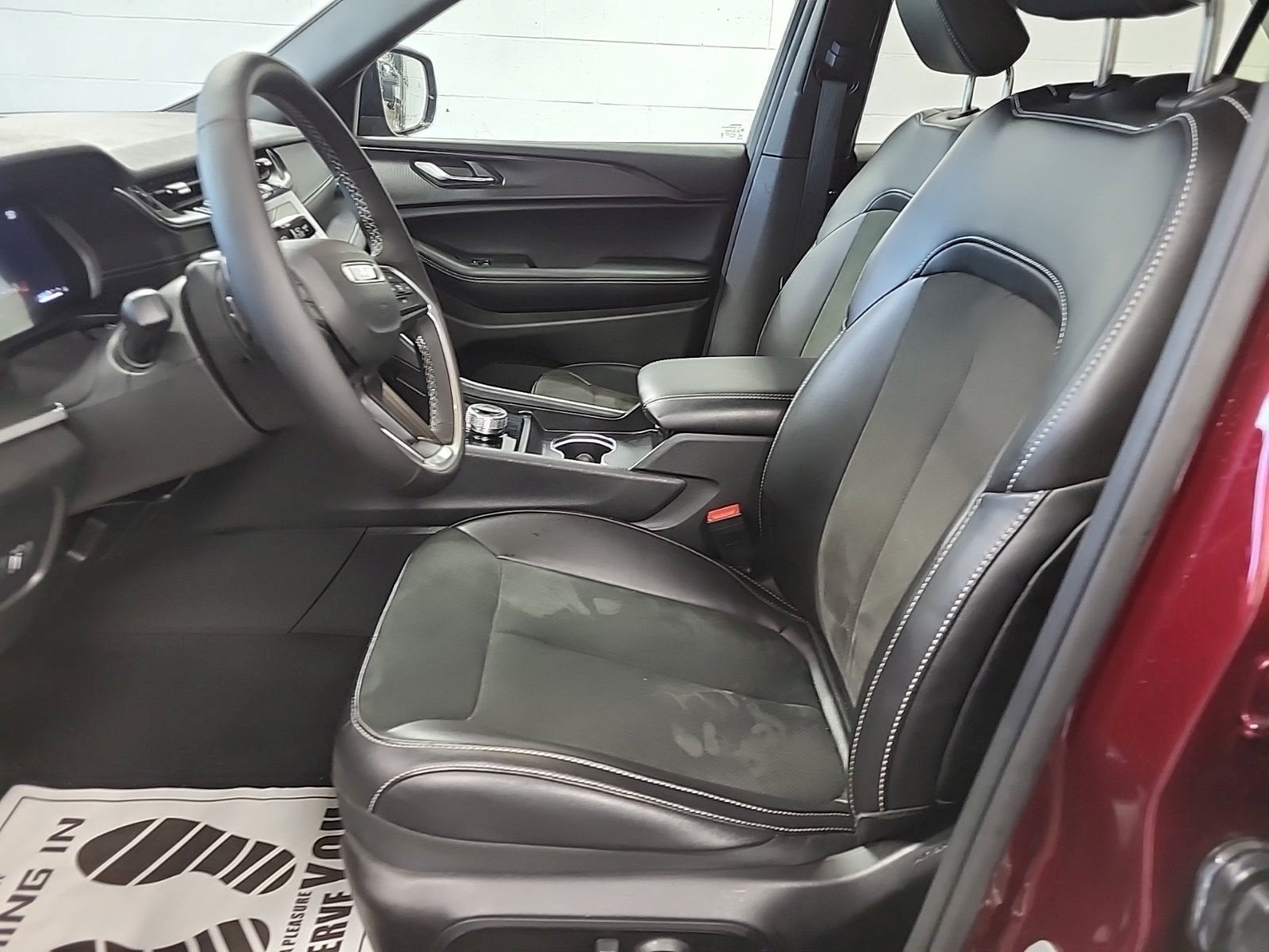 2025 Jeep Grand Cherokee L Altitude 4x4