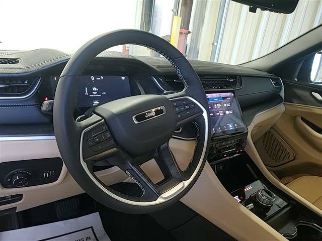 2025 Jeep Grand Cherokee L Limited 4x4