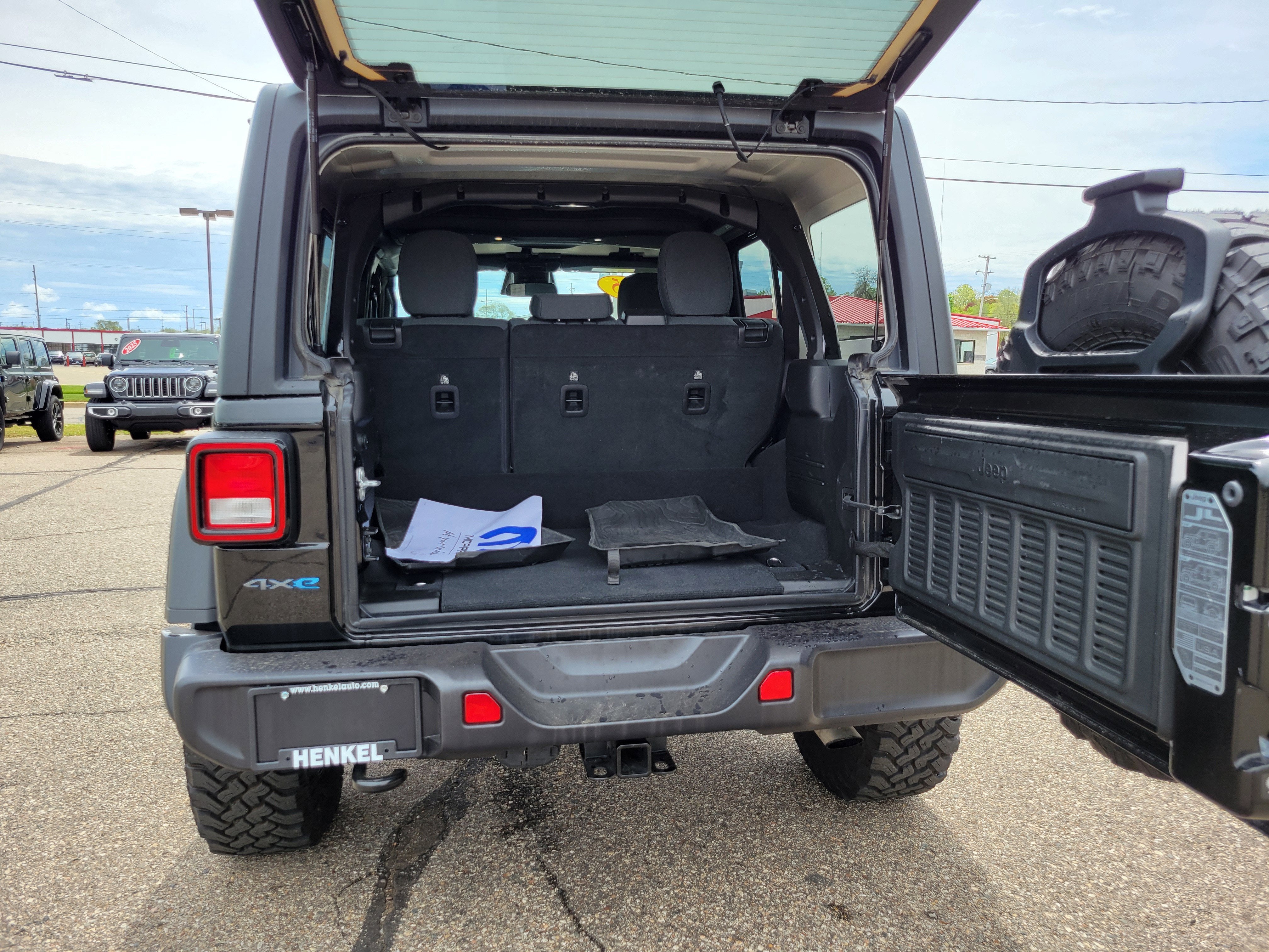 2025 Jeep Wrangler 4xe Willys 4xe