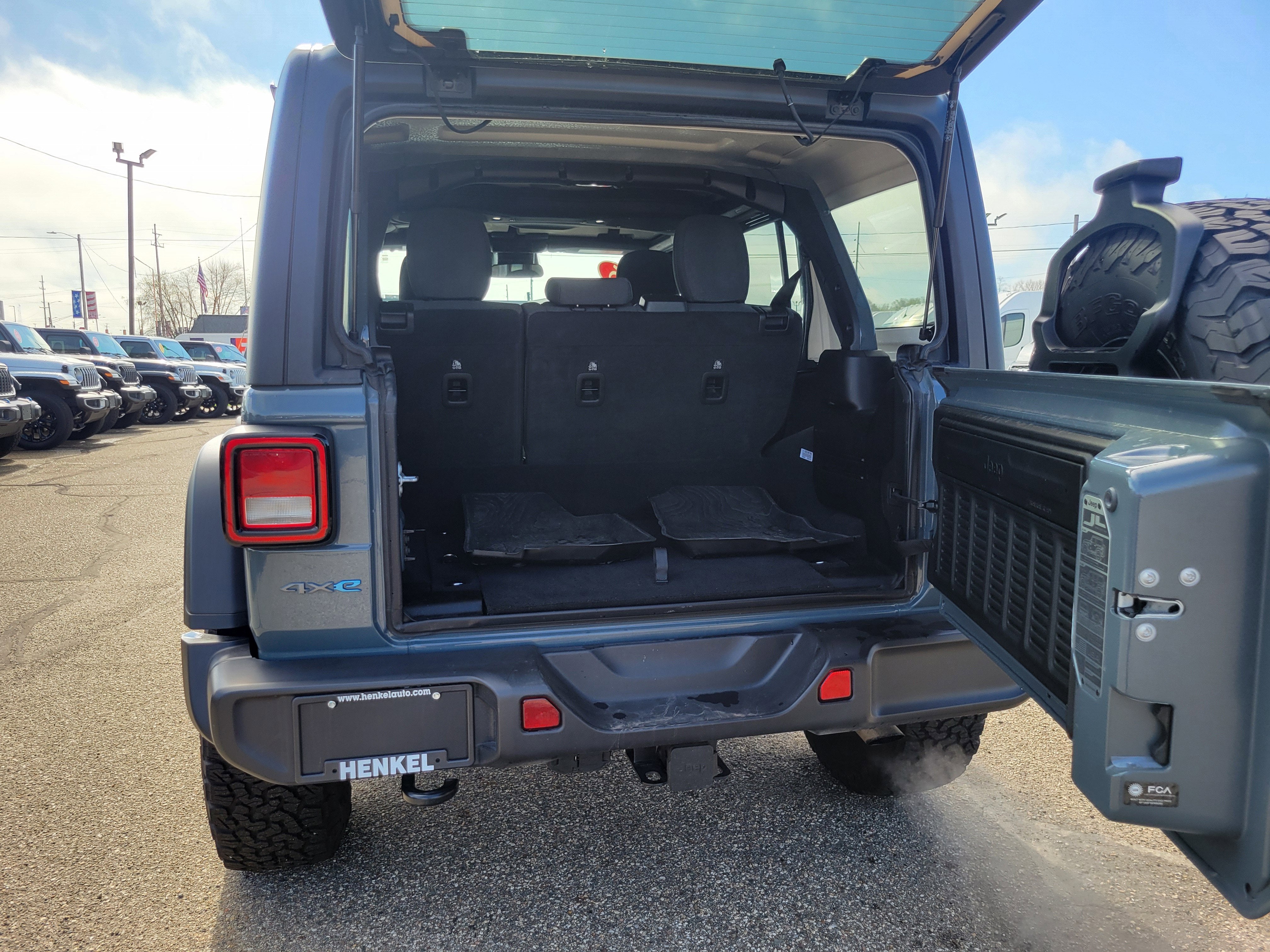 2025 Jeep Wrangler 4xe Willys 4xe