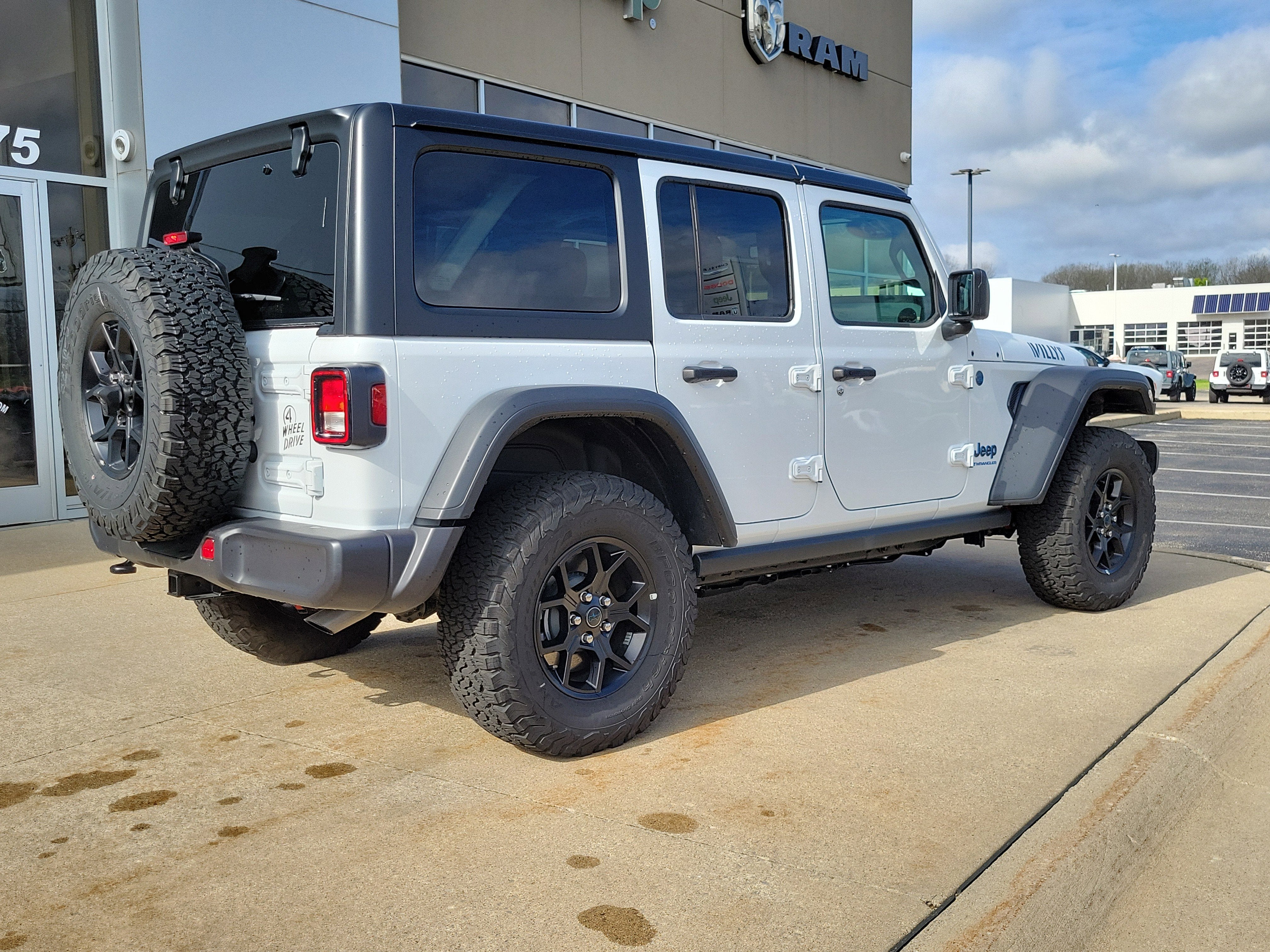2025 Jeep Wrangler 4xe Willys 4xe