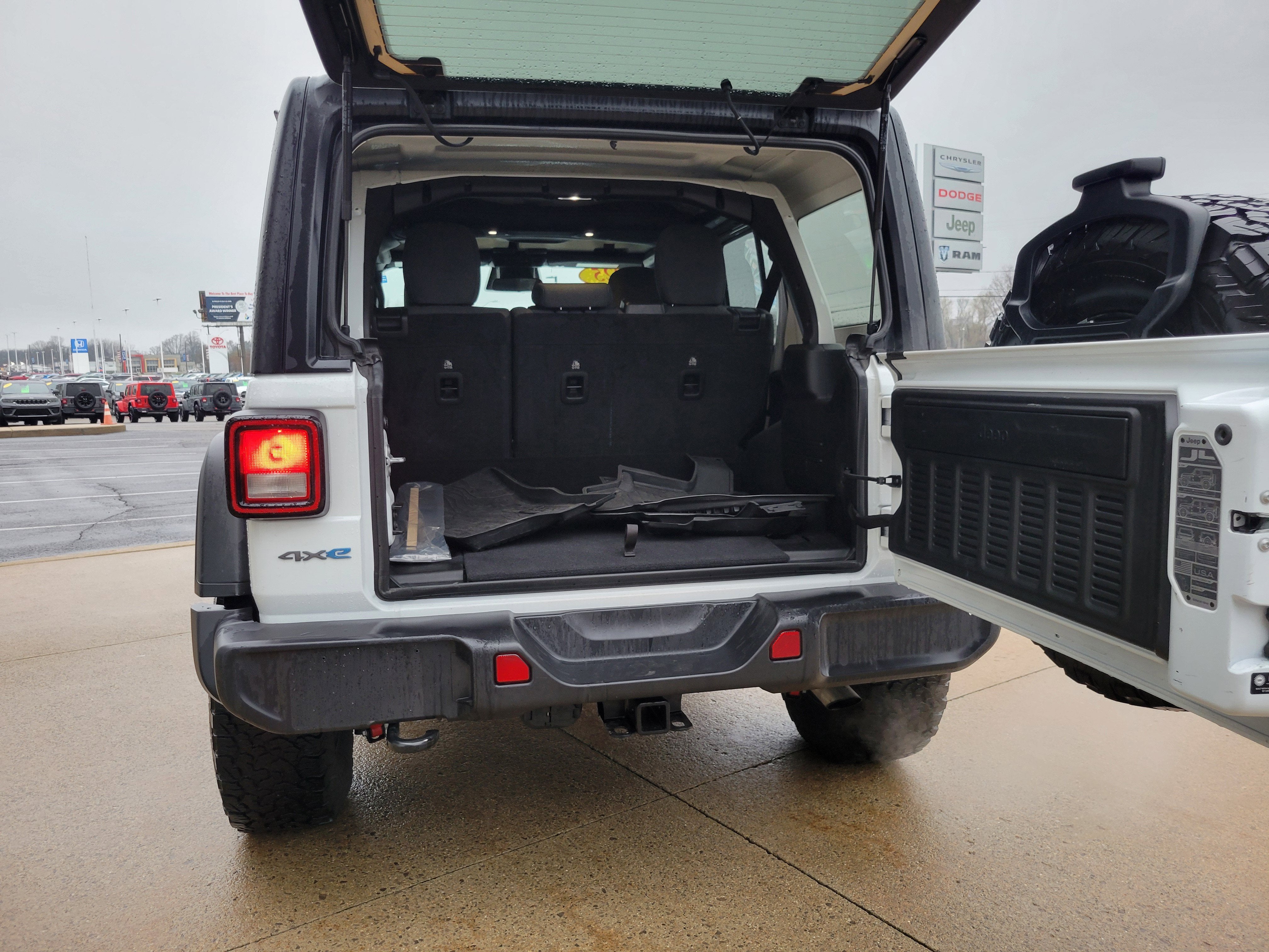 2025 Jeep Wrangler 4xe Willys 4xe