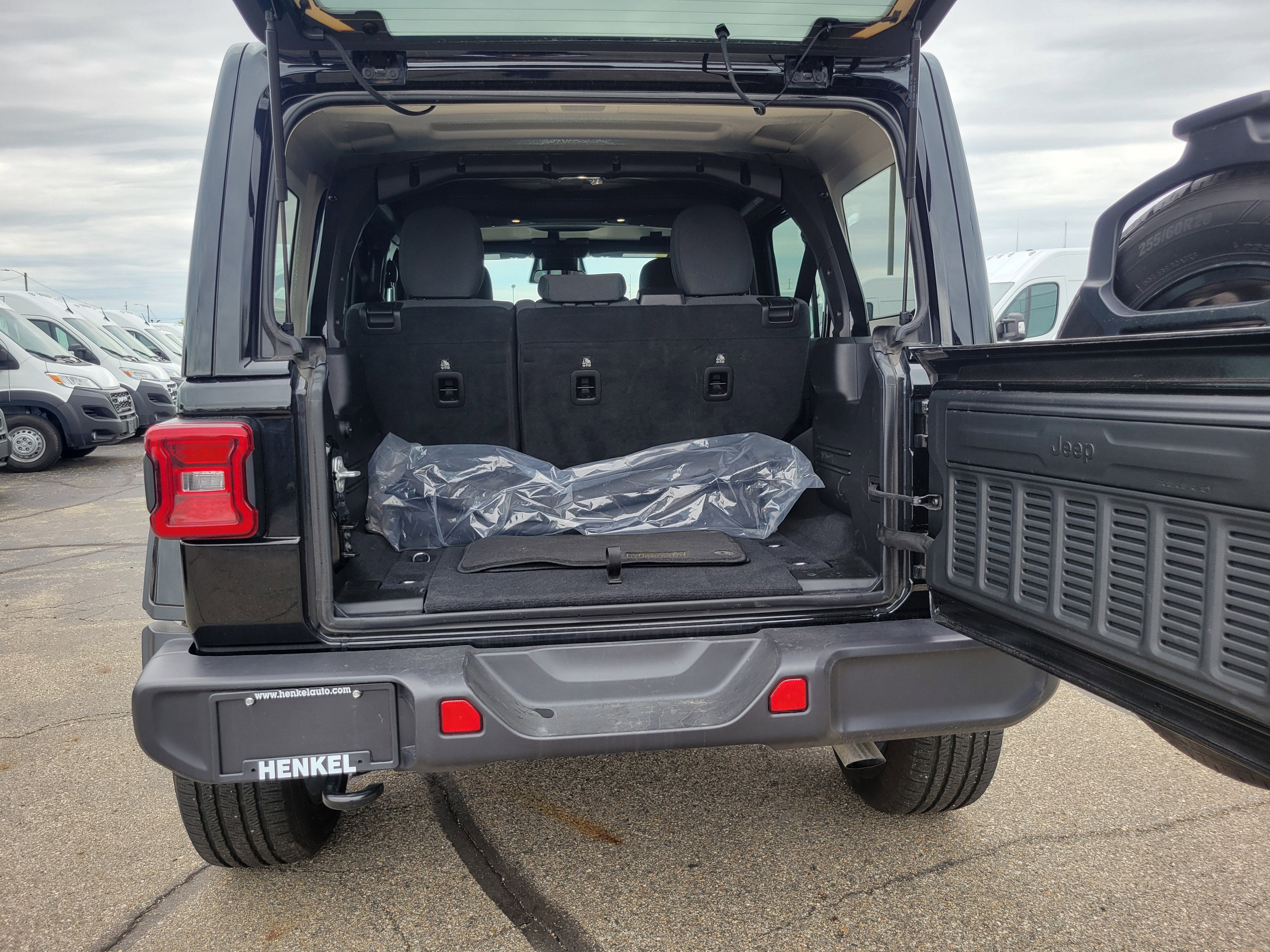 2025 Jeep Wrangler 4xe Sahara 4xe