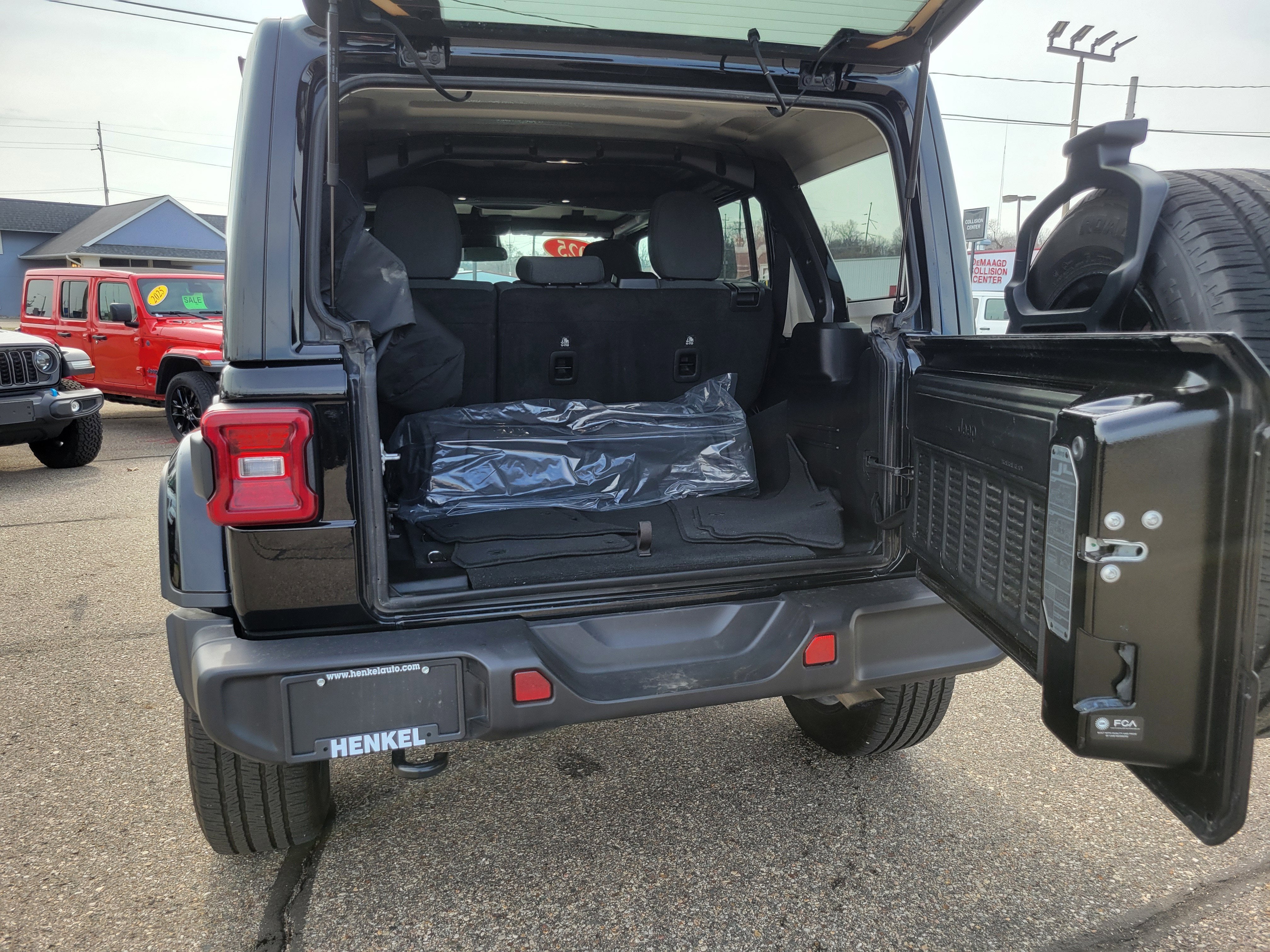 2025 Jeep Wrangler 4xe Sahara 4xe