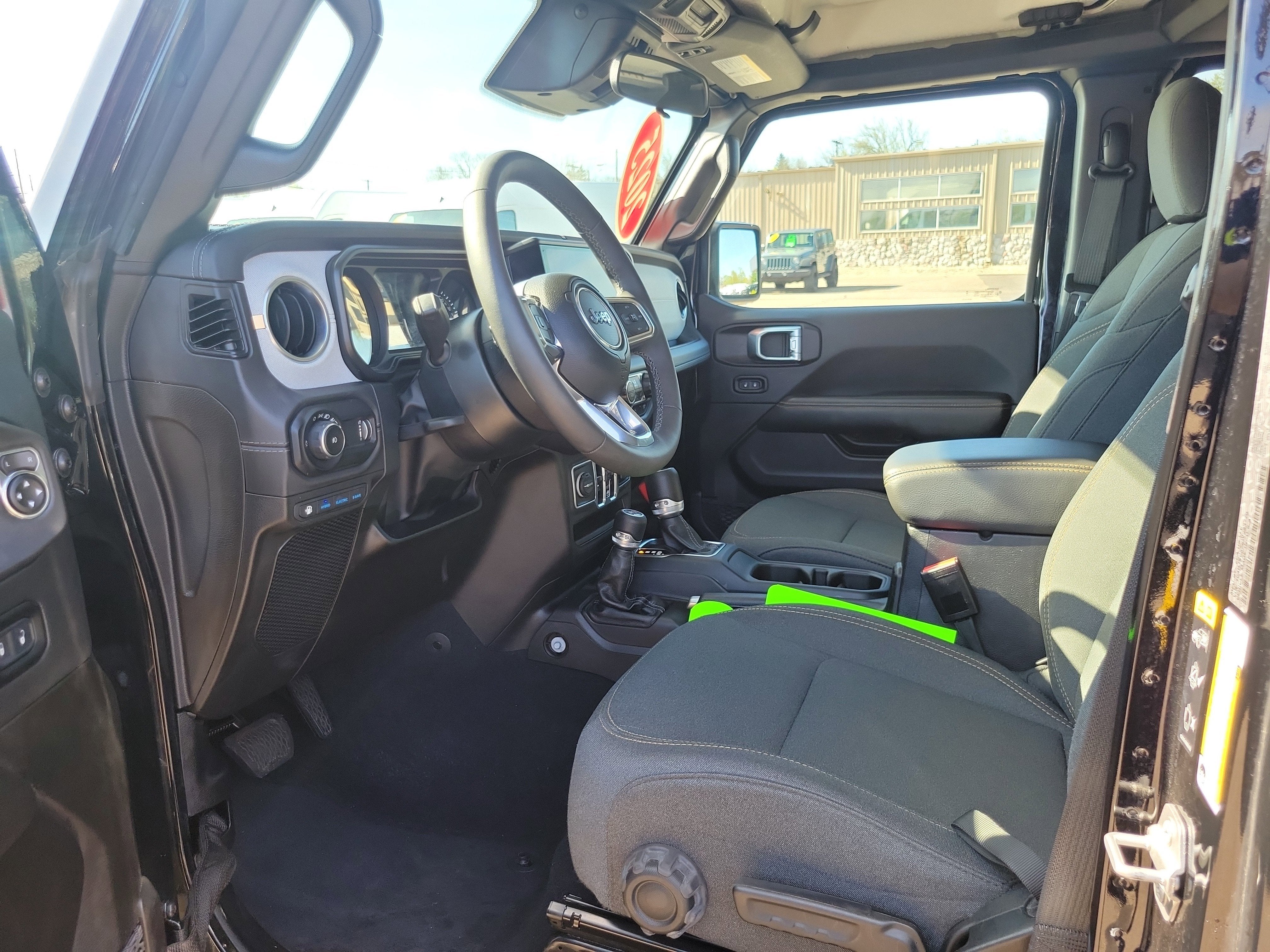 2025 Jeep Wrangler 4xe Sahara 4xe