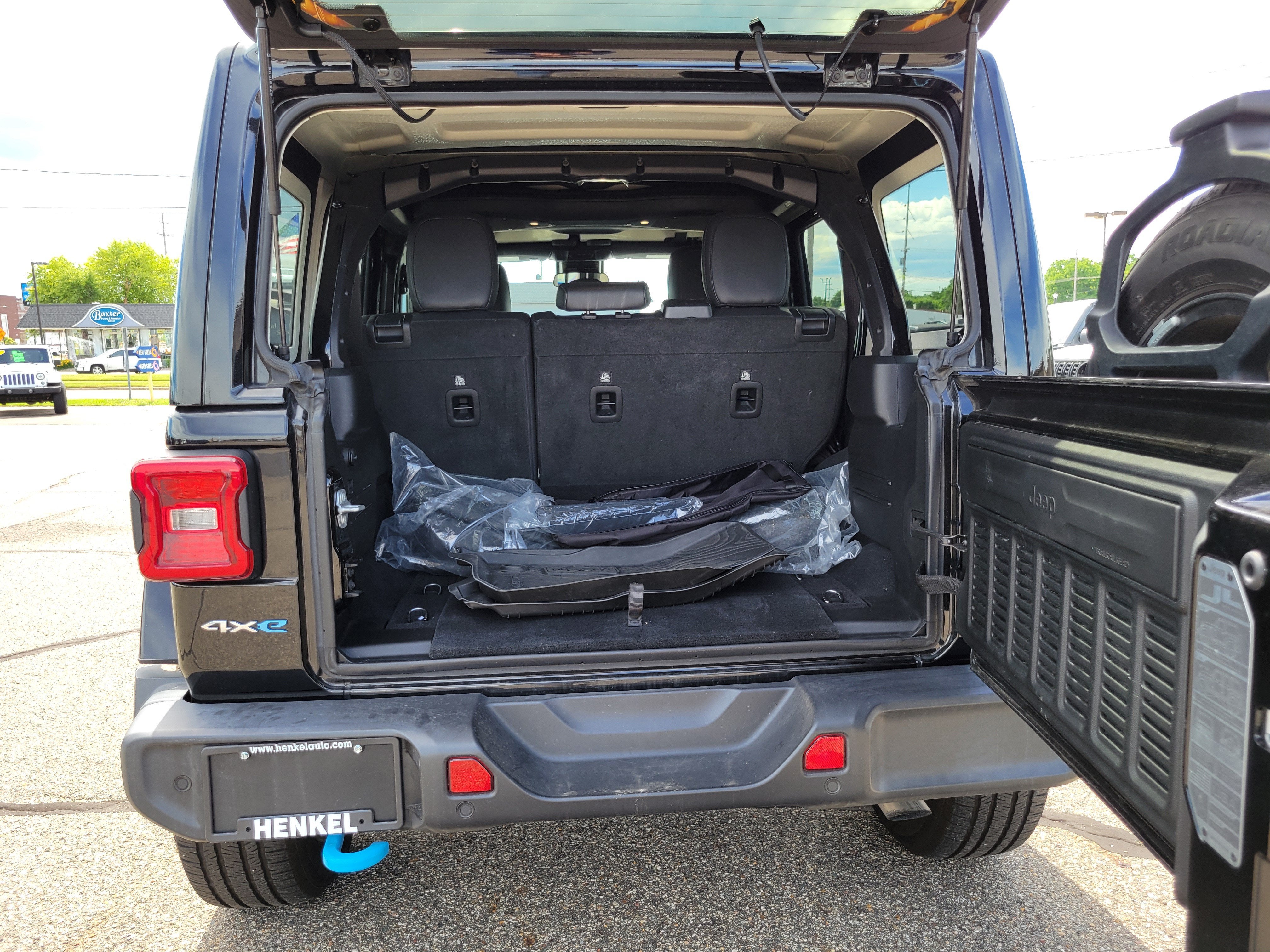 2024 Jeep Wrangler 4xe Sahara 4xe