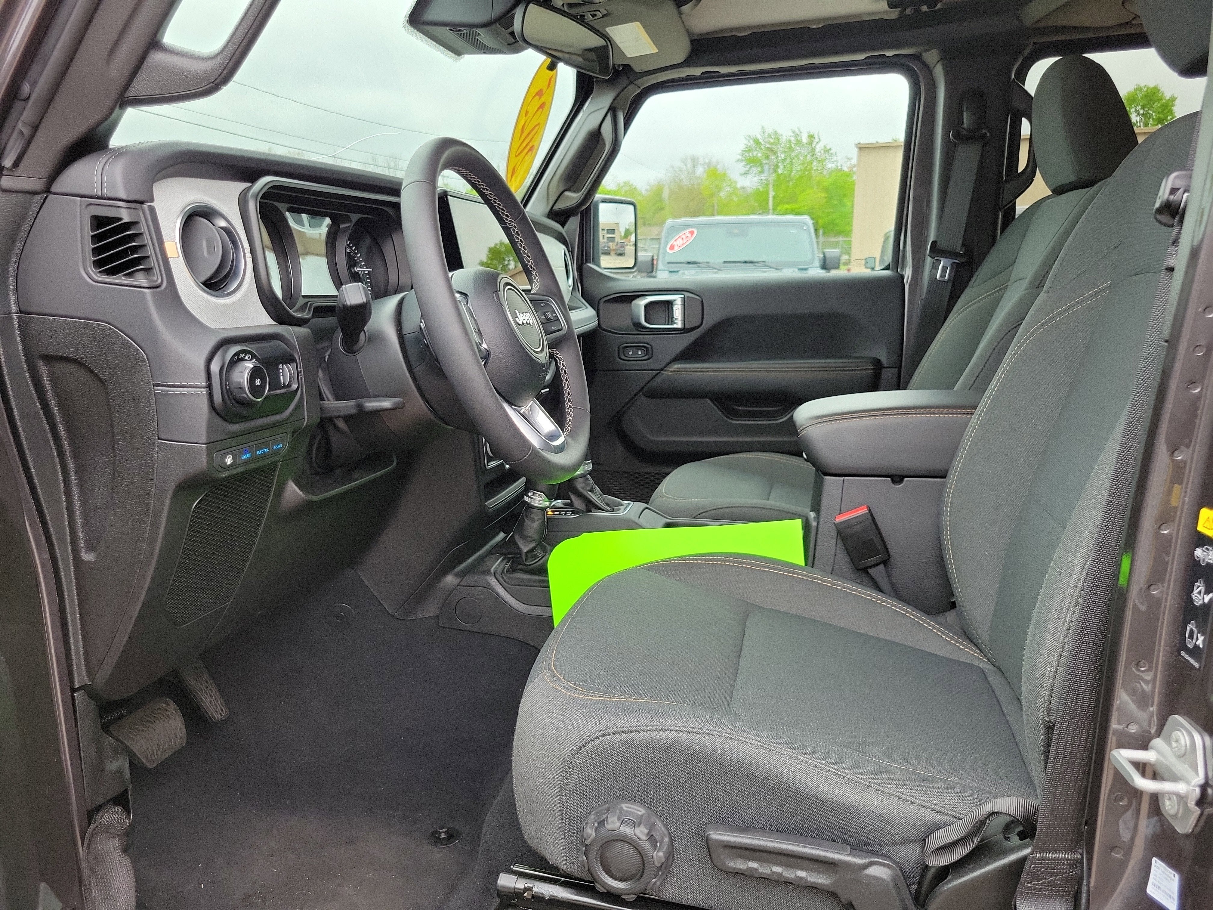 2025 Jeep Wrangler 4xe Sahara 4xe