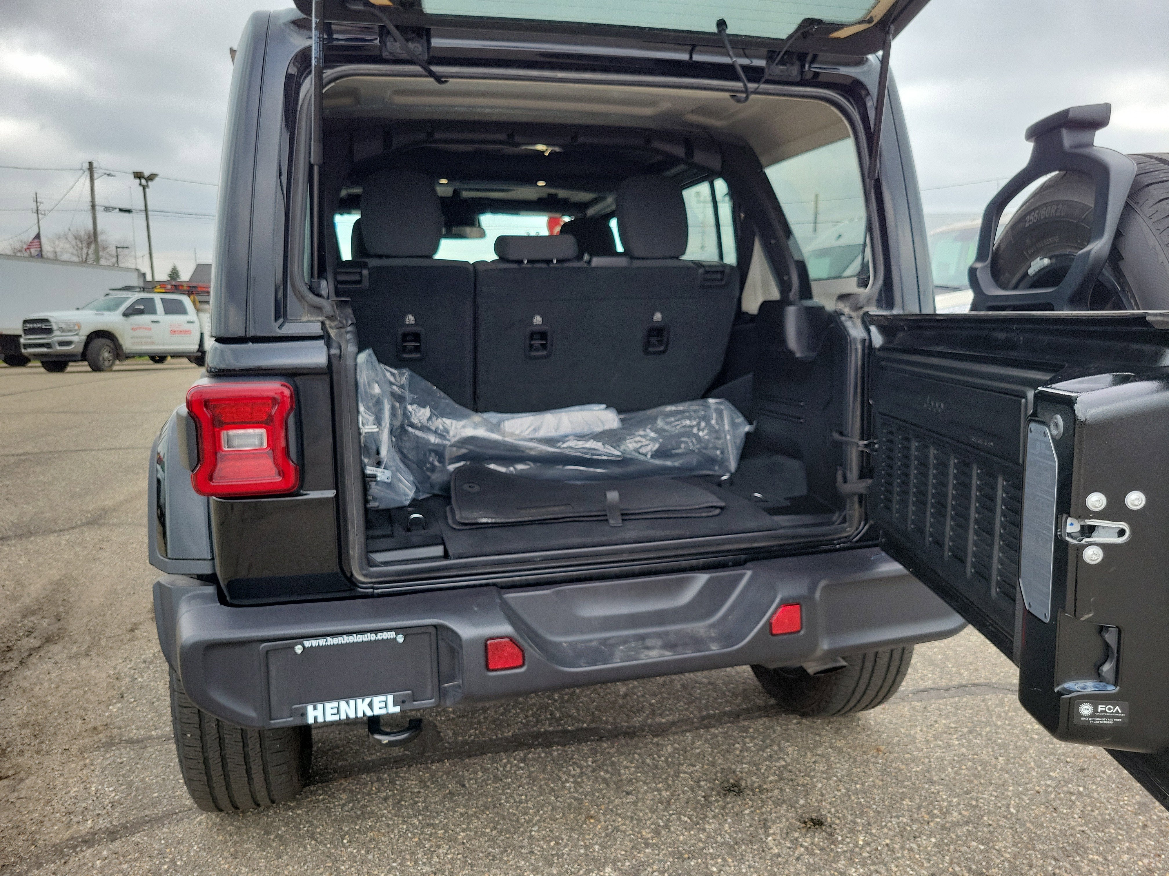 2025 Jeep Wrangler 4xe Sahara 4xe