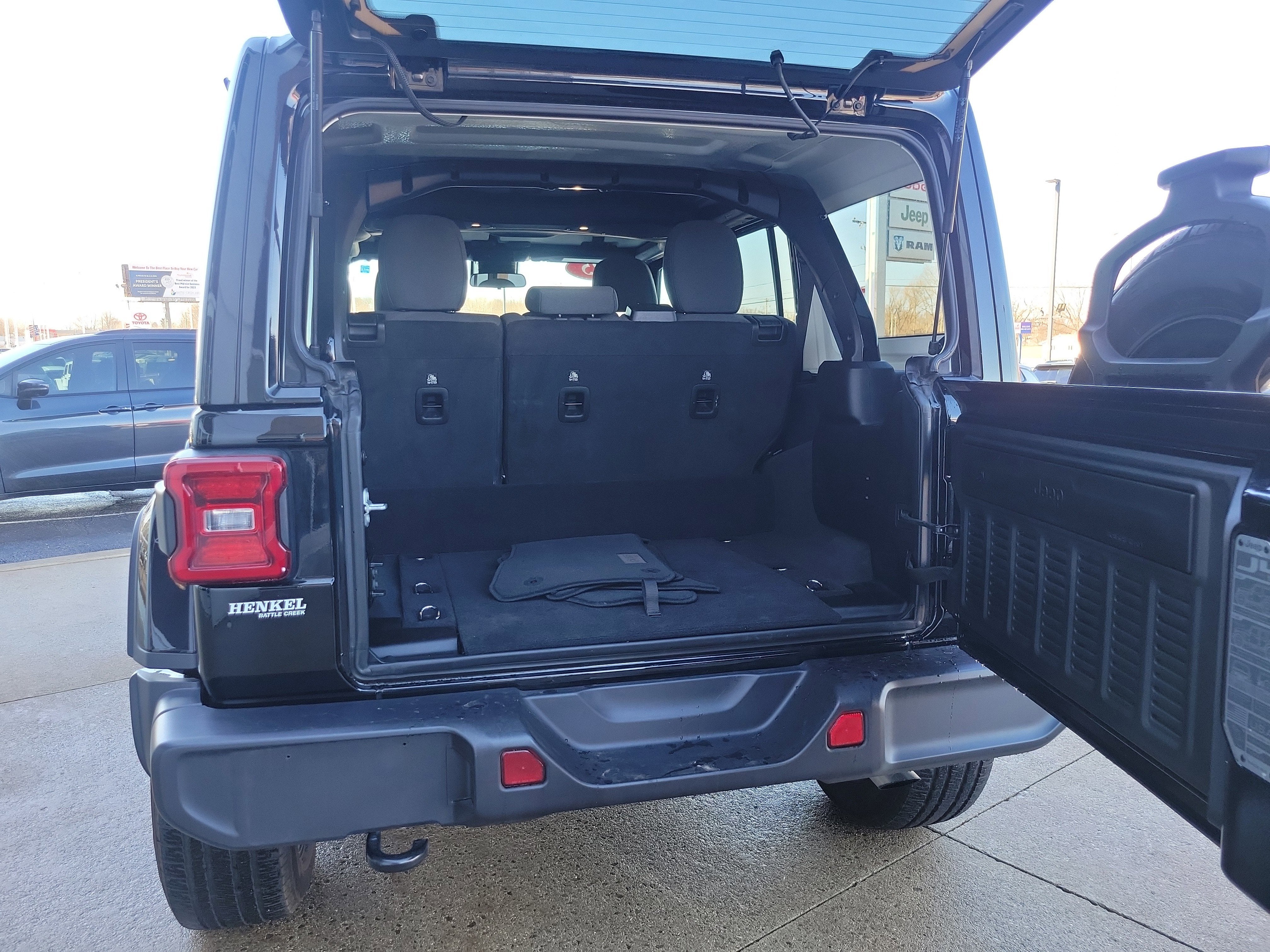 2025 Jeep Wrangler 4xe Sahara 4xe