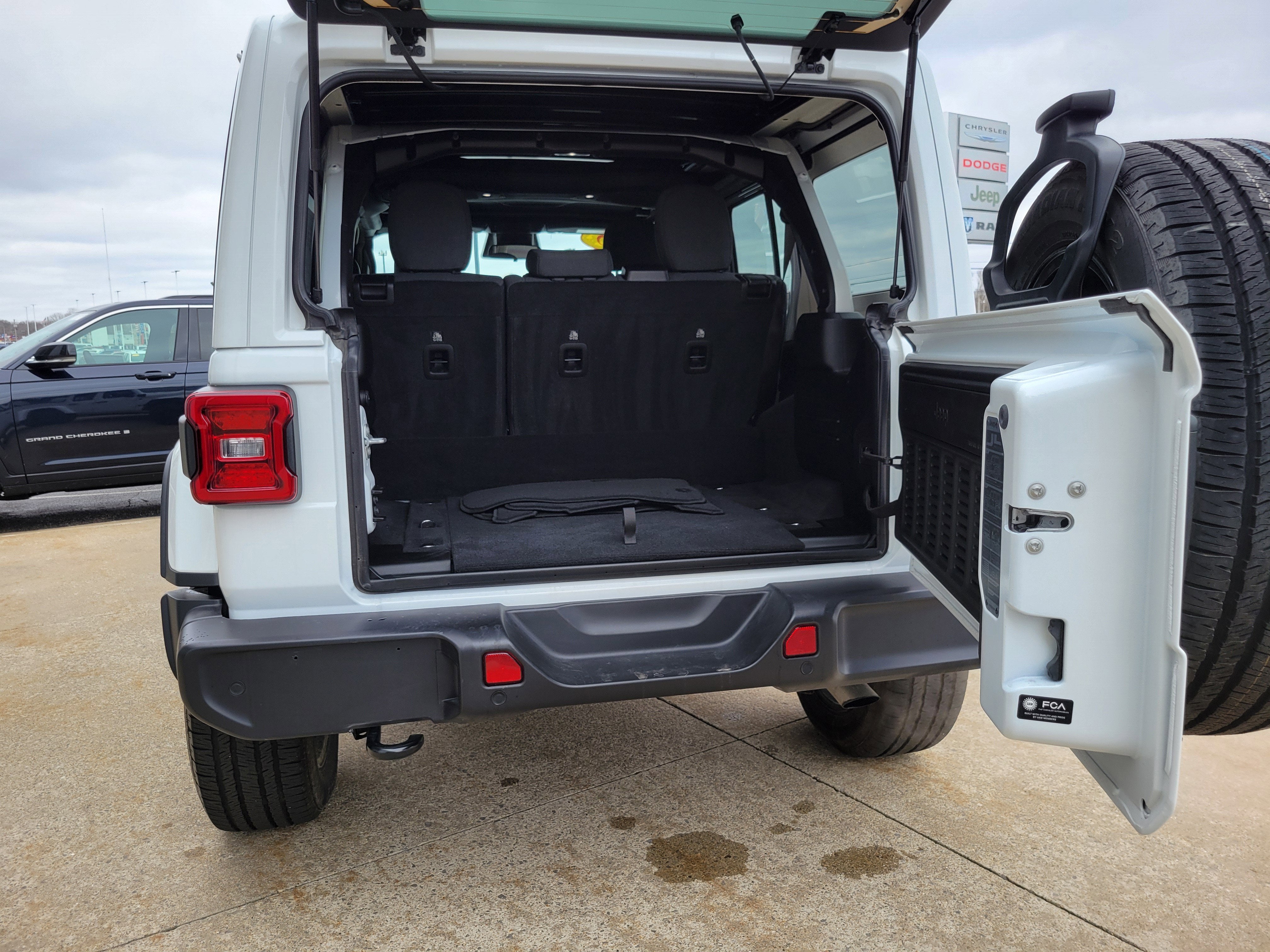 2025 Jeep Wrangler 4xe Sahara 4xe