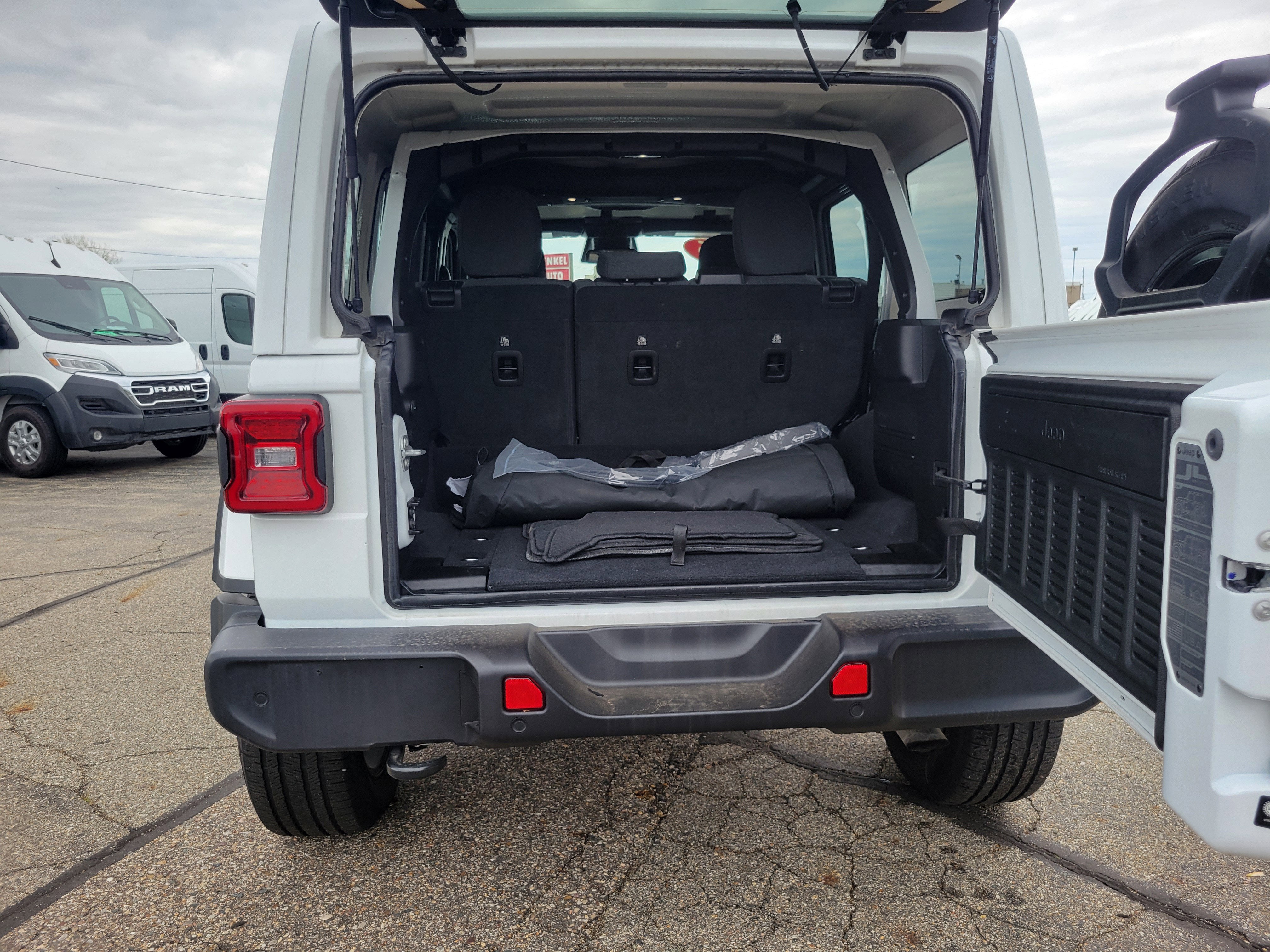 2025 Jeep Wrangler 4xe Sahara 4xe