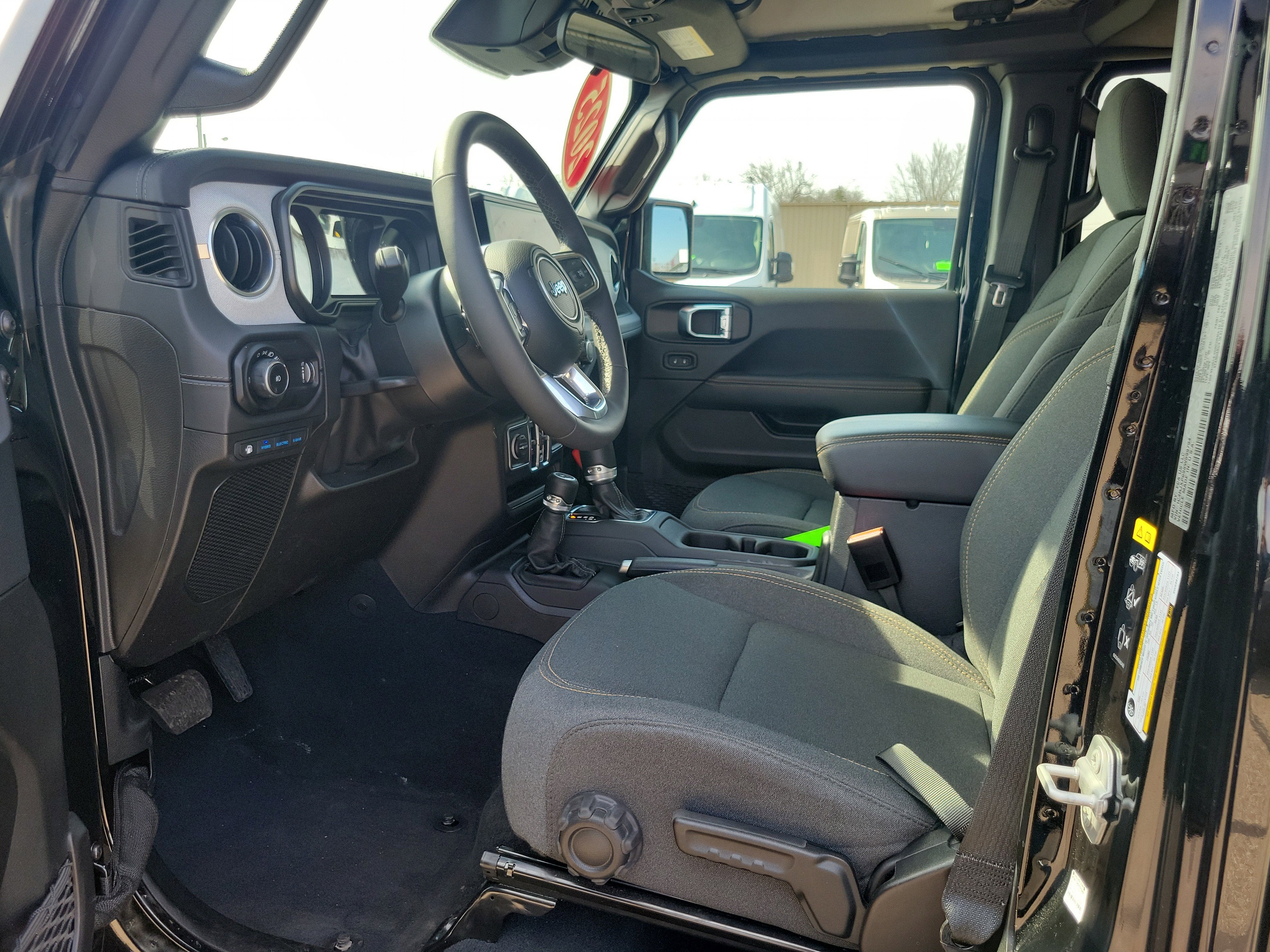 2025 Jeep Wrangler 4xe Sahara 4xe
