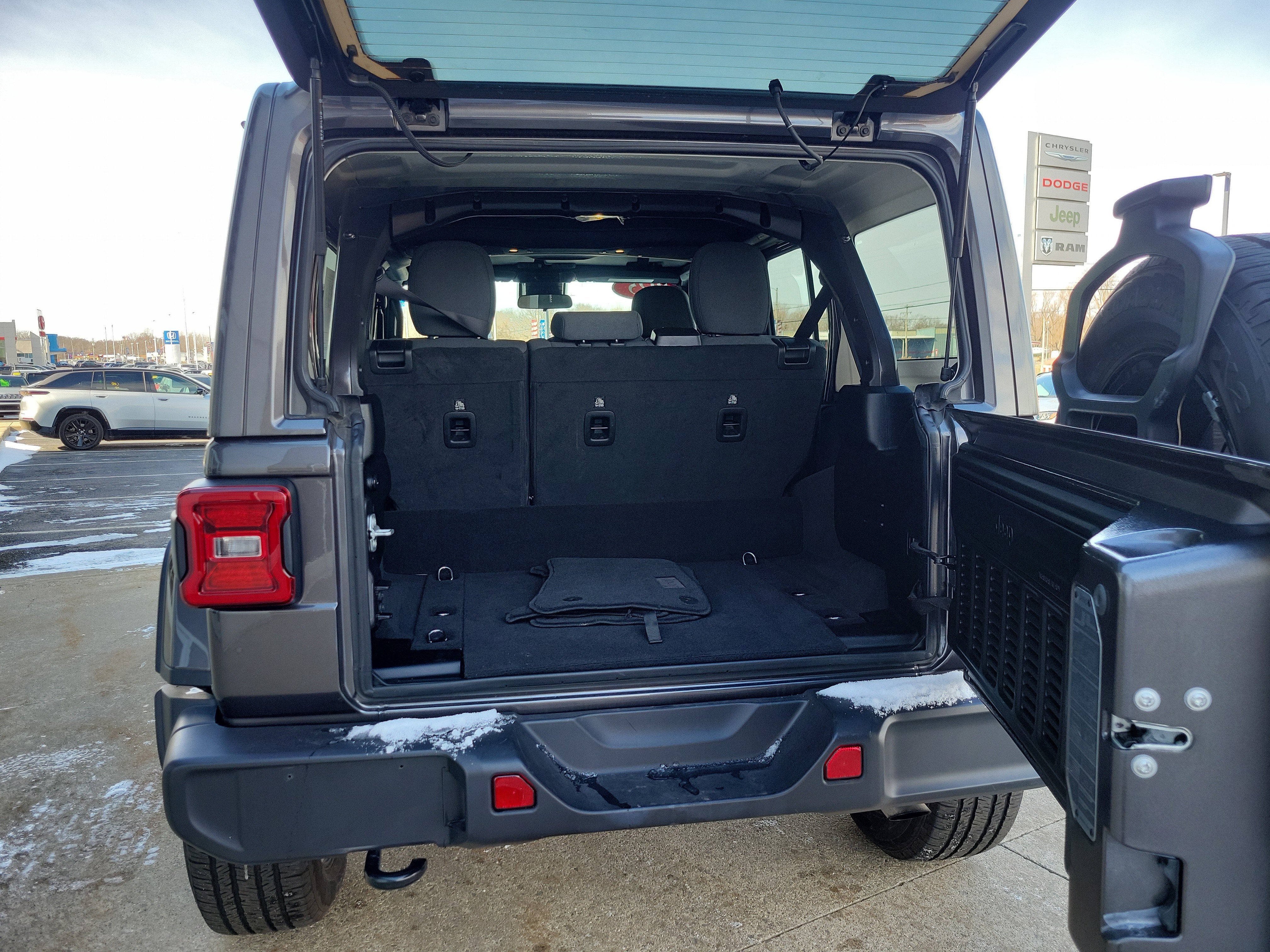 2025 Jeep Wrangler 4xe Sahara 4xe