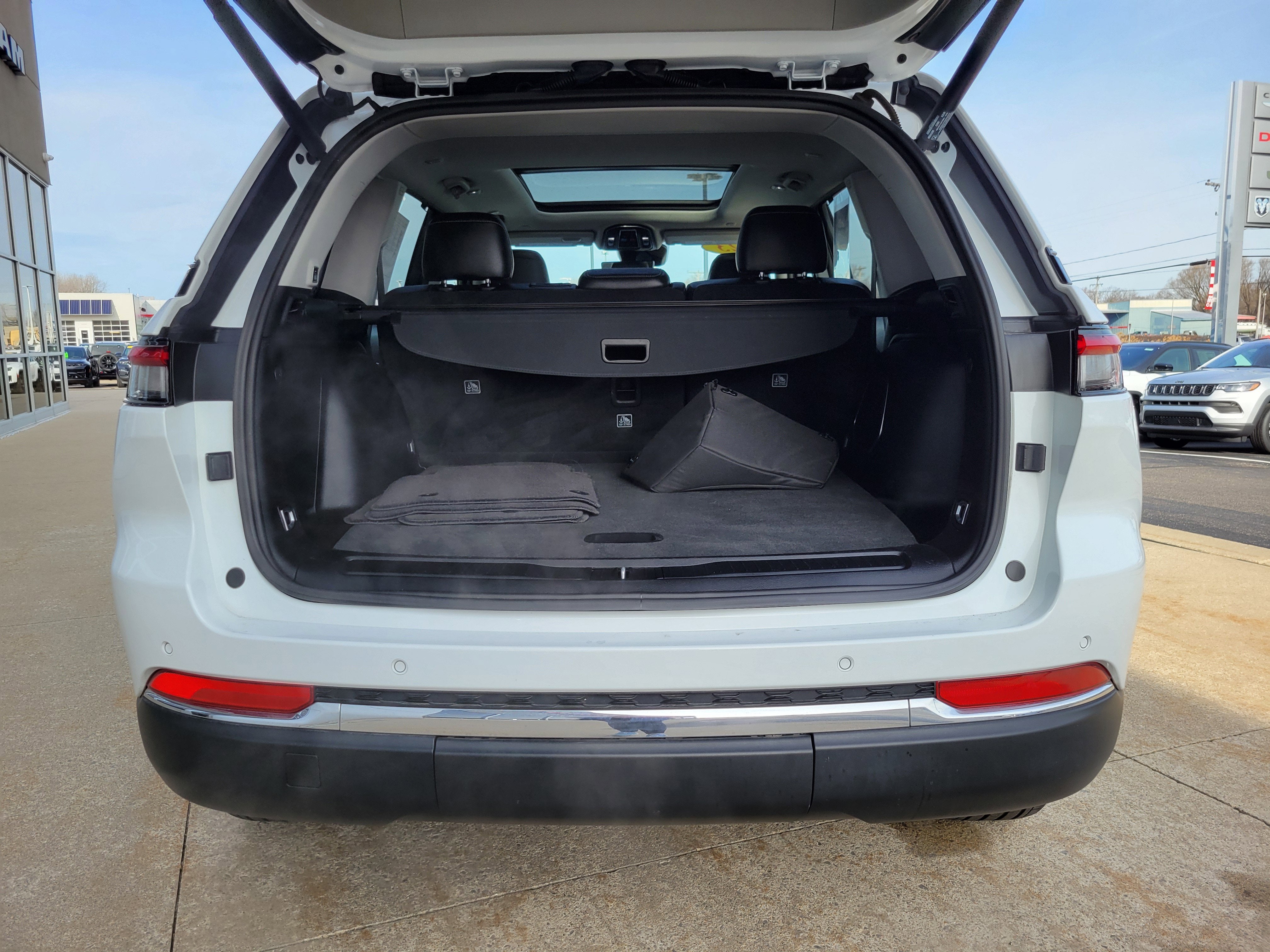 2023 Jeep Grand Cherokee 4xe 4dr 4WD