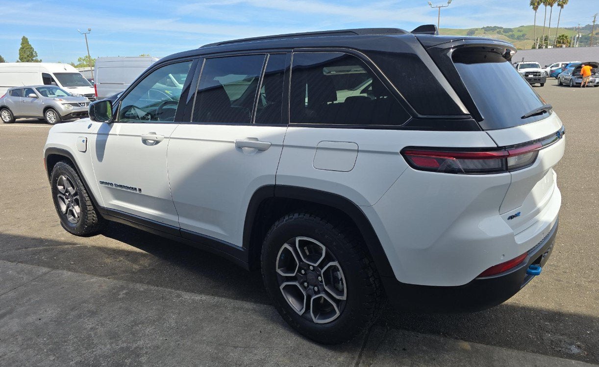 2023 Jeep Grand Cherokee 4xe Trailhawk
