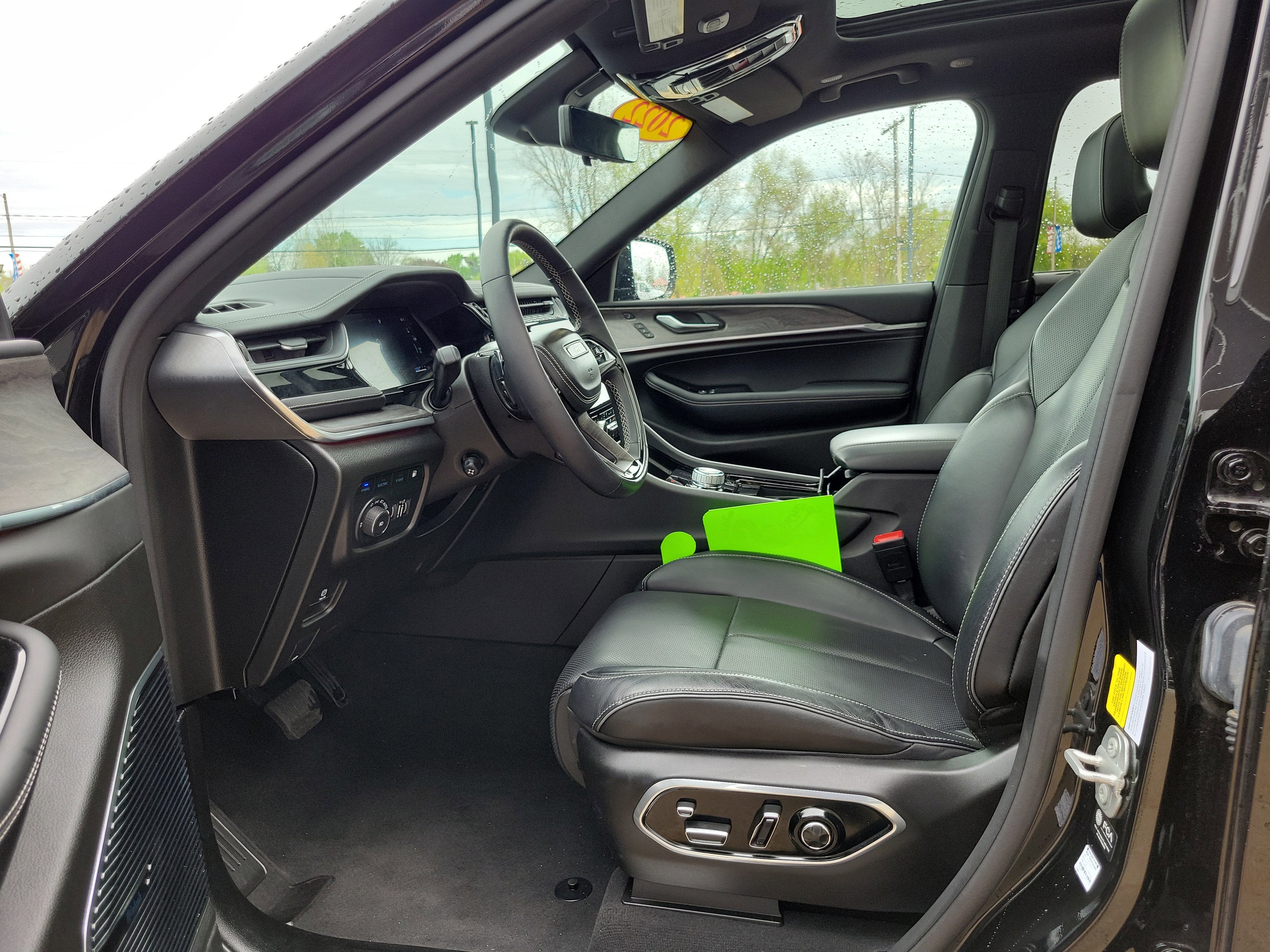 2022 Jeep Grand Cherokee 4xe Overland 4x4