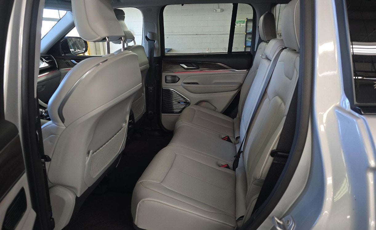 2022 Jeep Grand Cherokee 4xe Overland 4x4