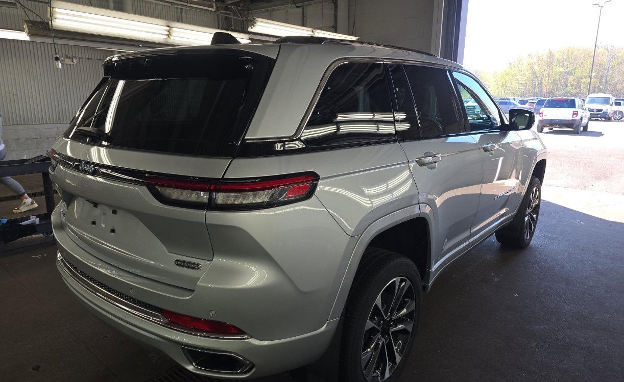 2022 Jeep Grand Cherokee 4xe Overland 4x4