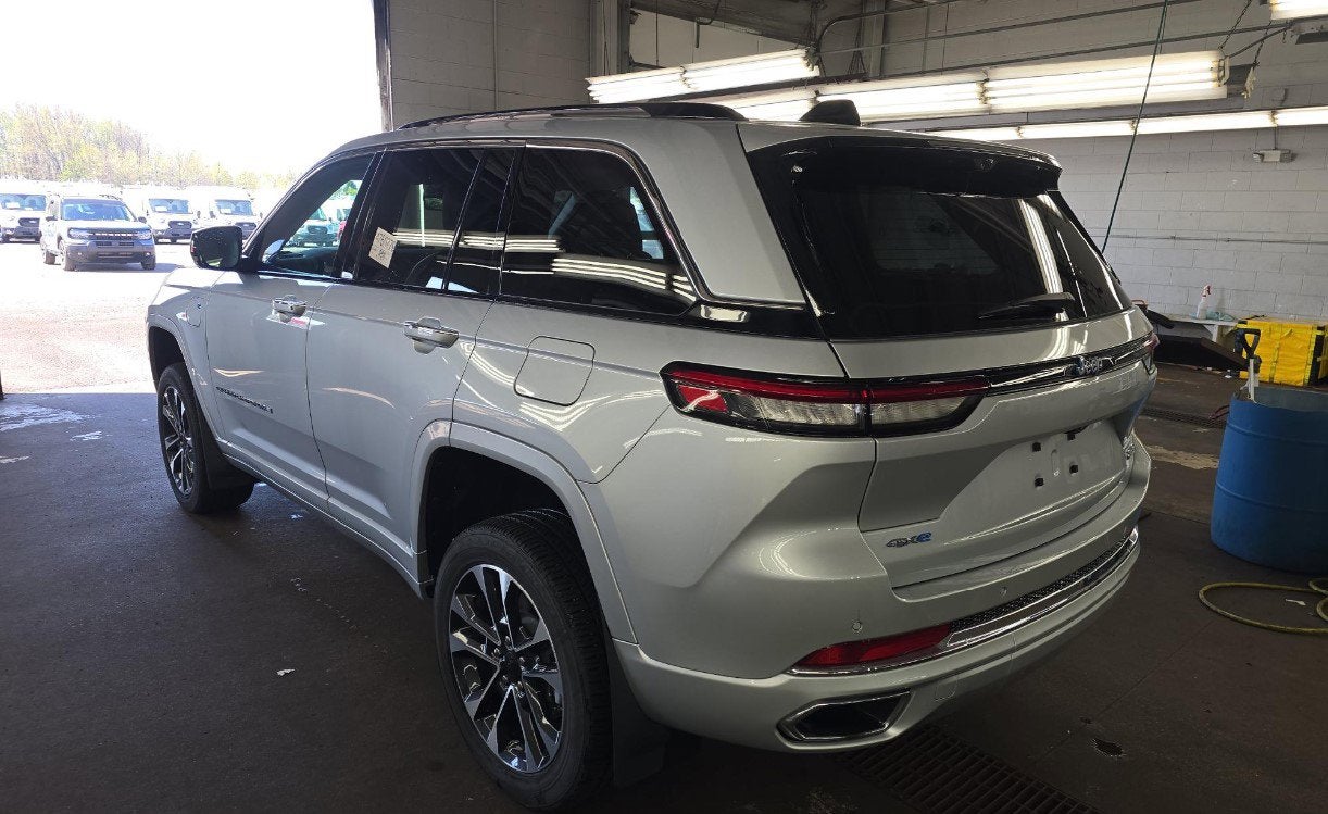2022 Jeep Grand Cherokee 4xe Overland 4x4
