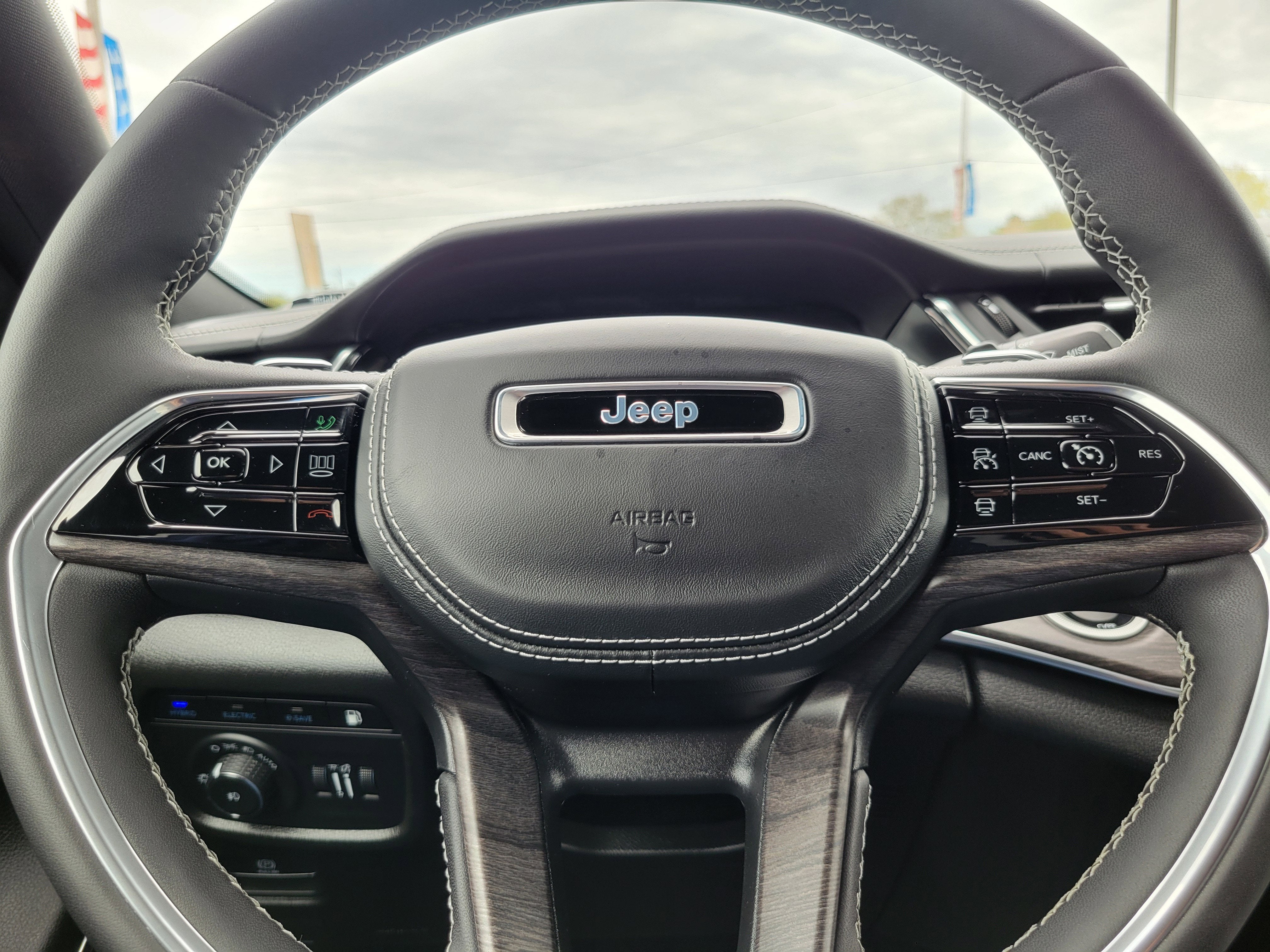 2022 Jeep Grand Cherokee 4xe Overland 4x4