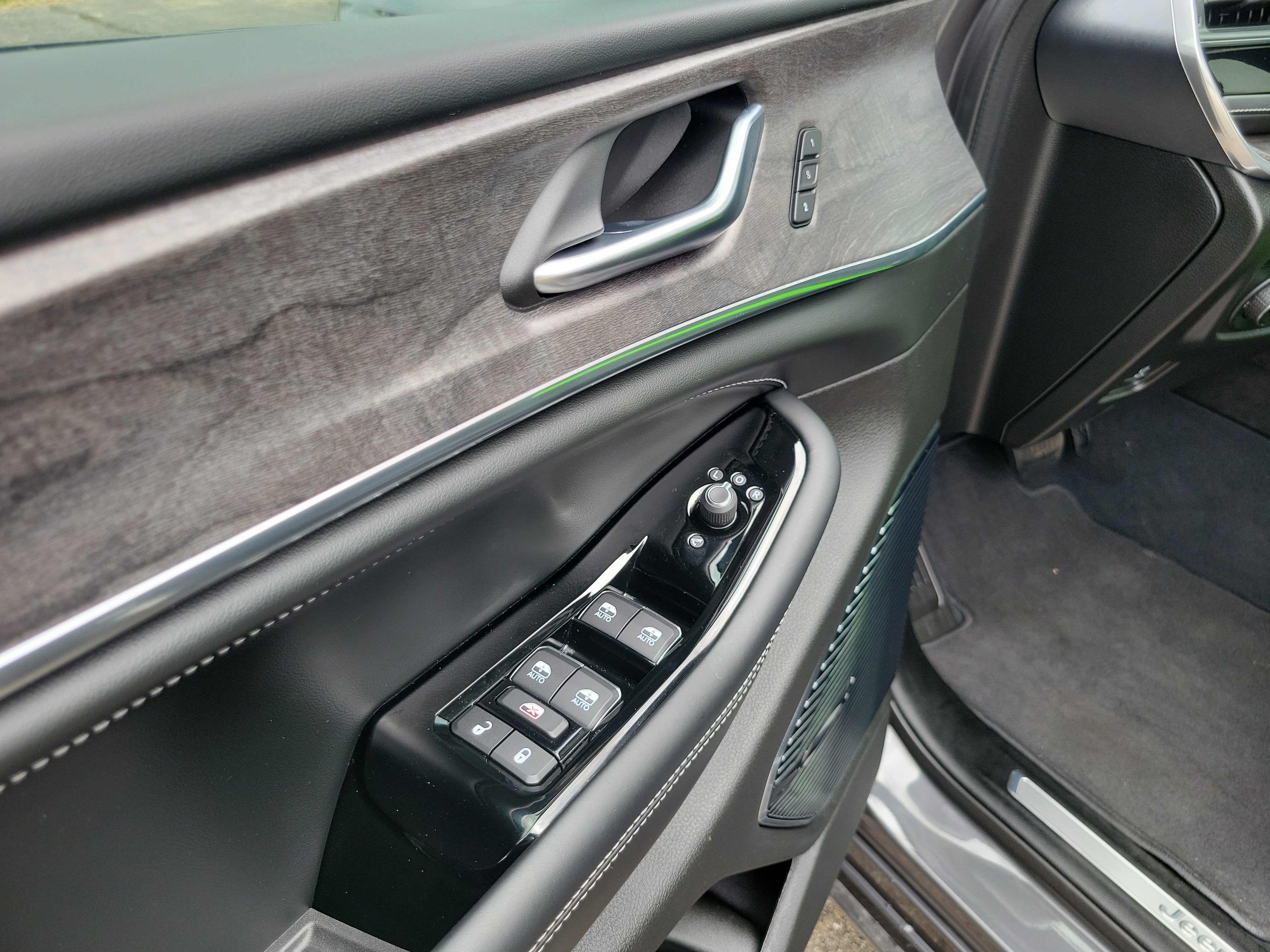 2022 Jeep Grand Cherokee 4xe Overland 4x4