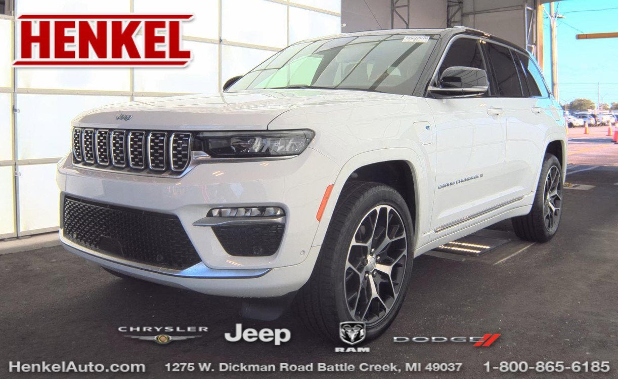 2023 Jeep Grand Cherokee Summit Reserve 4xe 4x4's photo