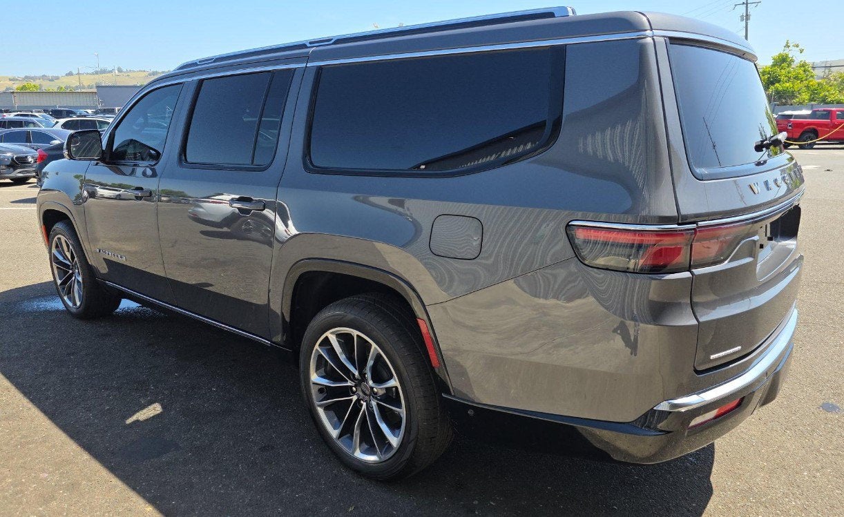 2023 Jeep Wagoneer L Series III 4x4
