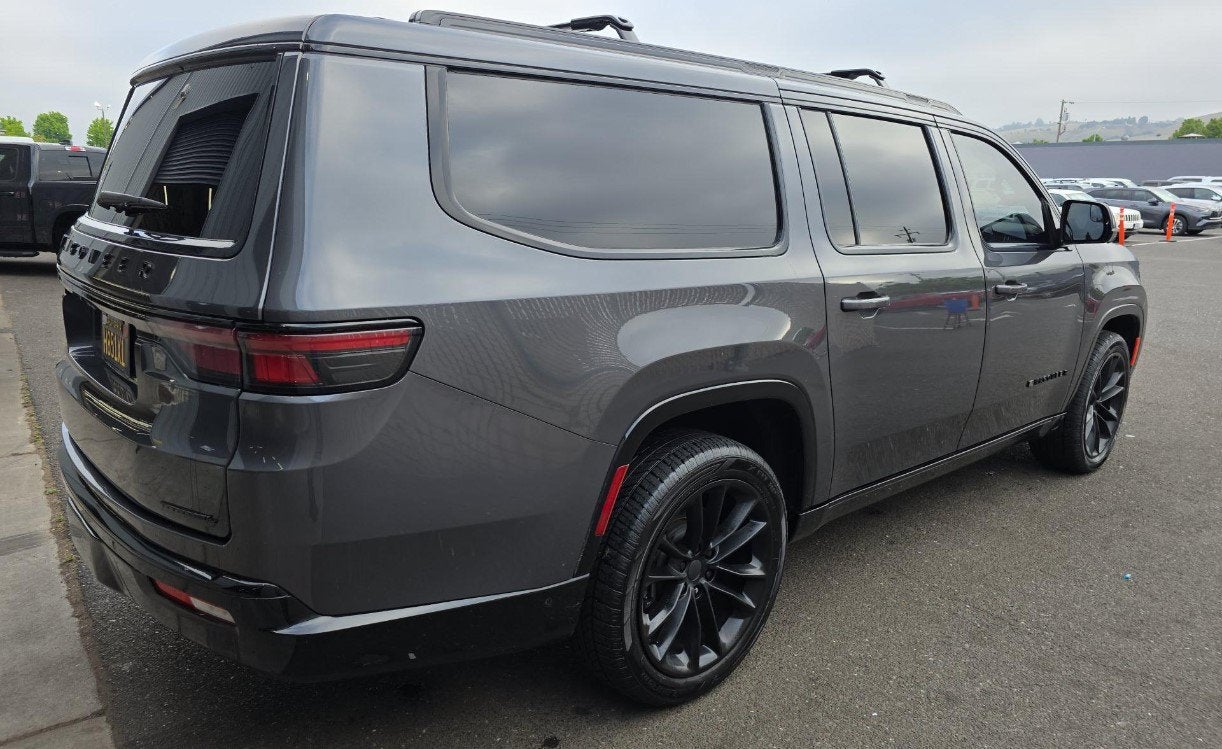 2023 Jeep Wagoneer L Series III 4x4
