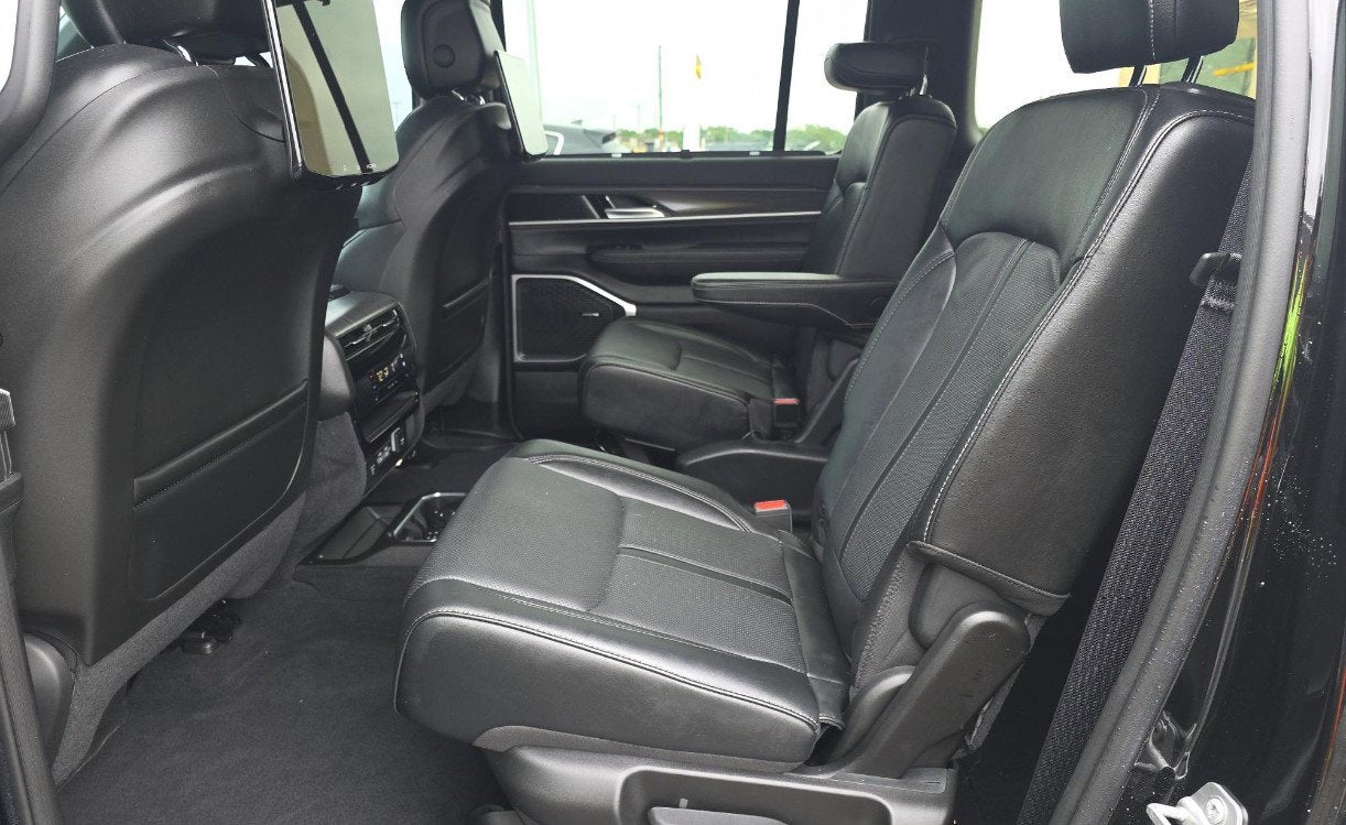 2023 Jeep Wagoneer L Series III 4x4