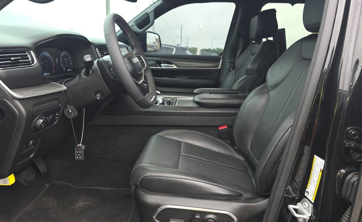 2023 Jeep Wagoneer L Series III 4x4