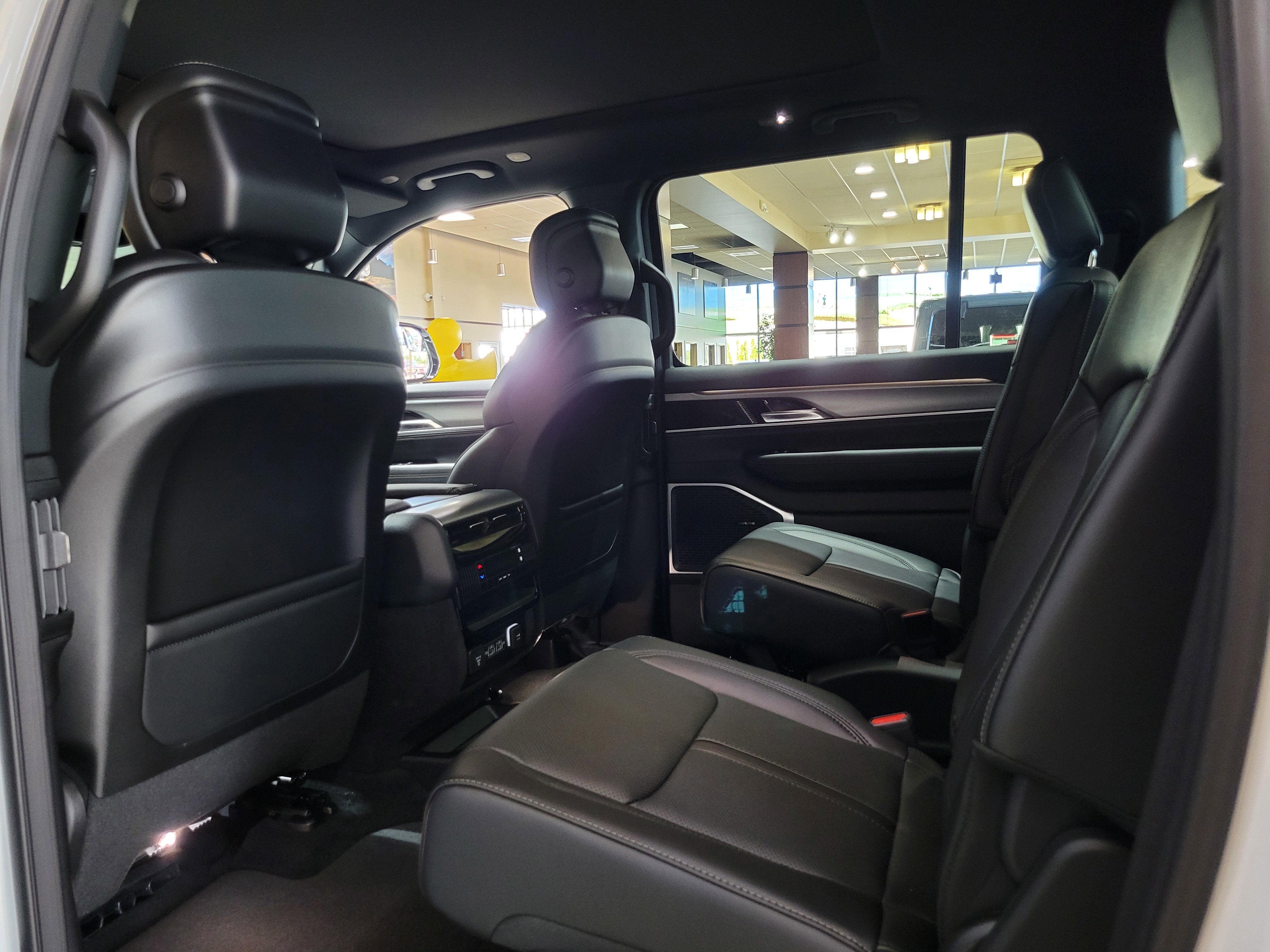 2026 Jeep Grand Wagoneer GRAND WAGONEER UPLAND 4X4