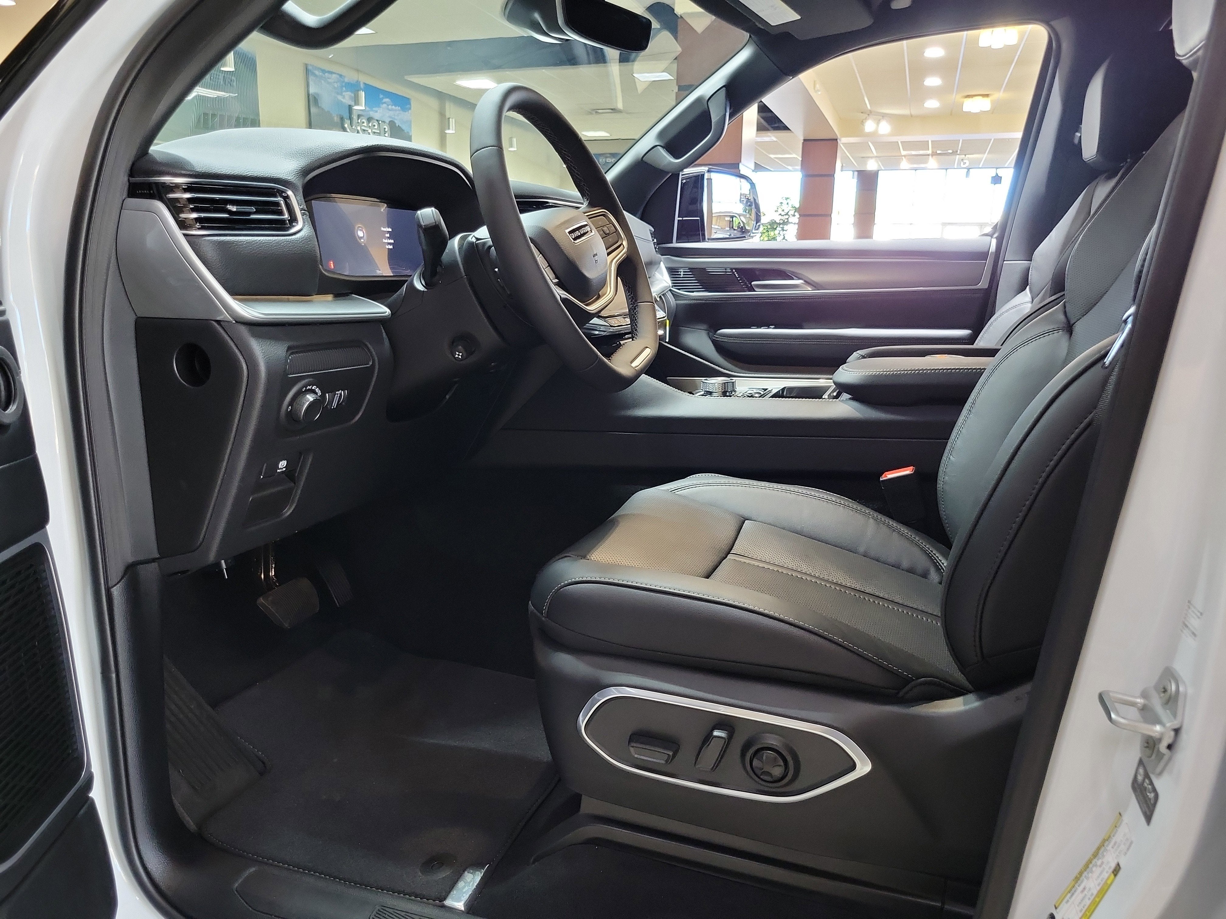 2026 Jeep Grand Wagoneer GRAND WAGONEER UPLAND 4X4