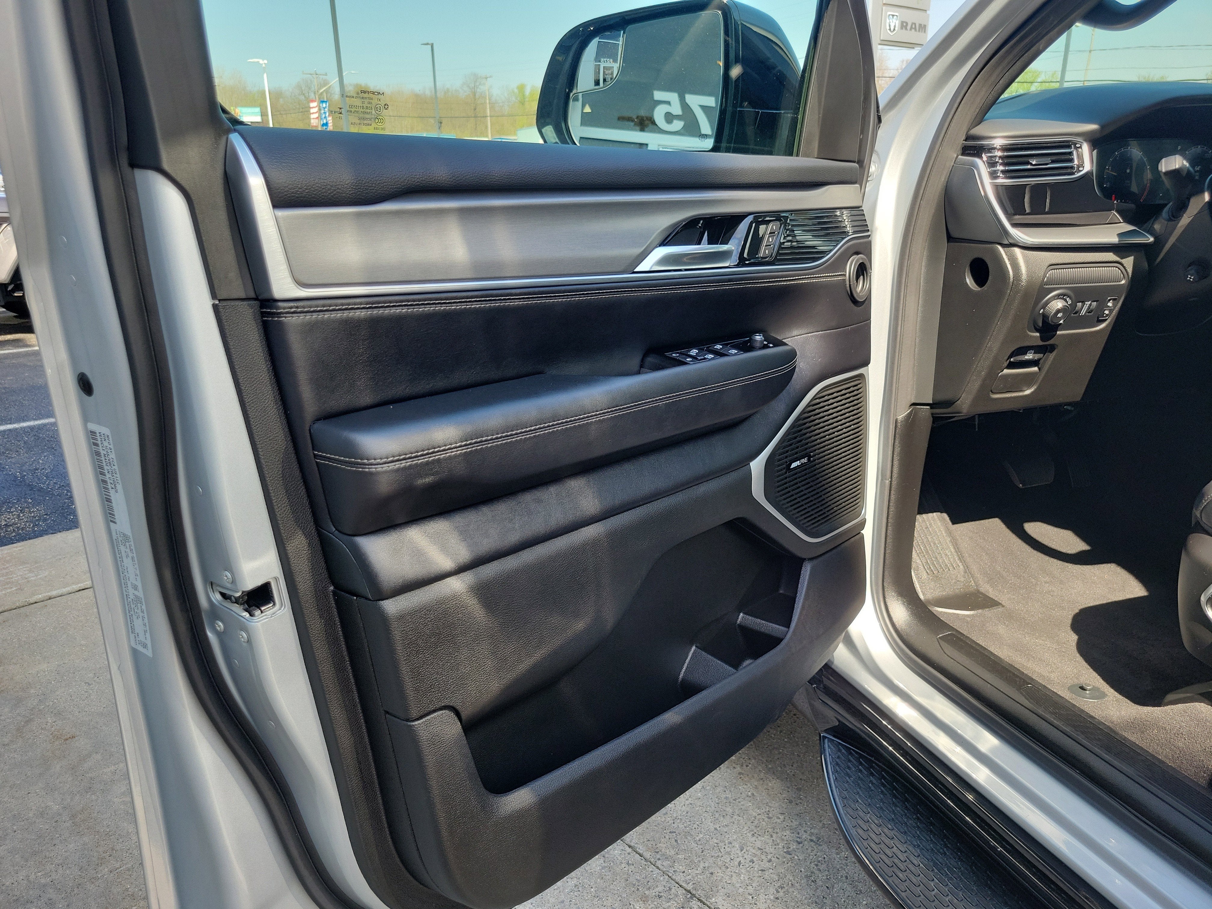 2024 Jeep Wagoneer Series II Carbide 4x4