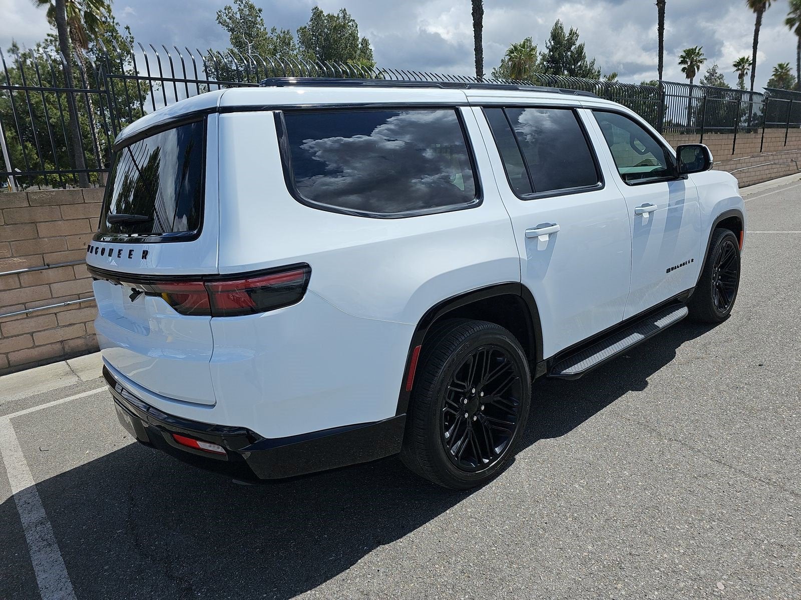 2022 Jeep Wagoneer Series III Carbide 4x4